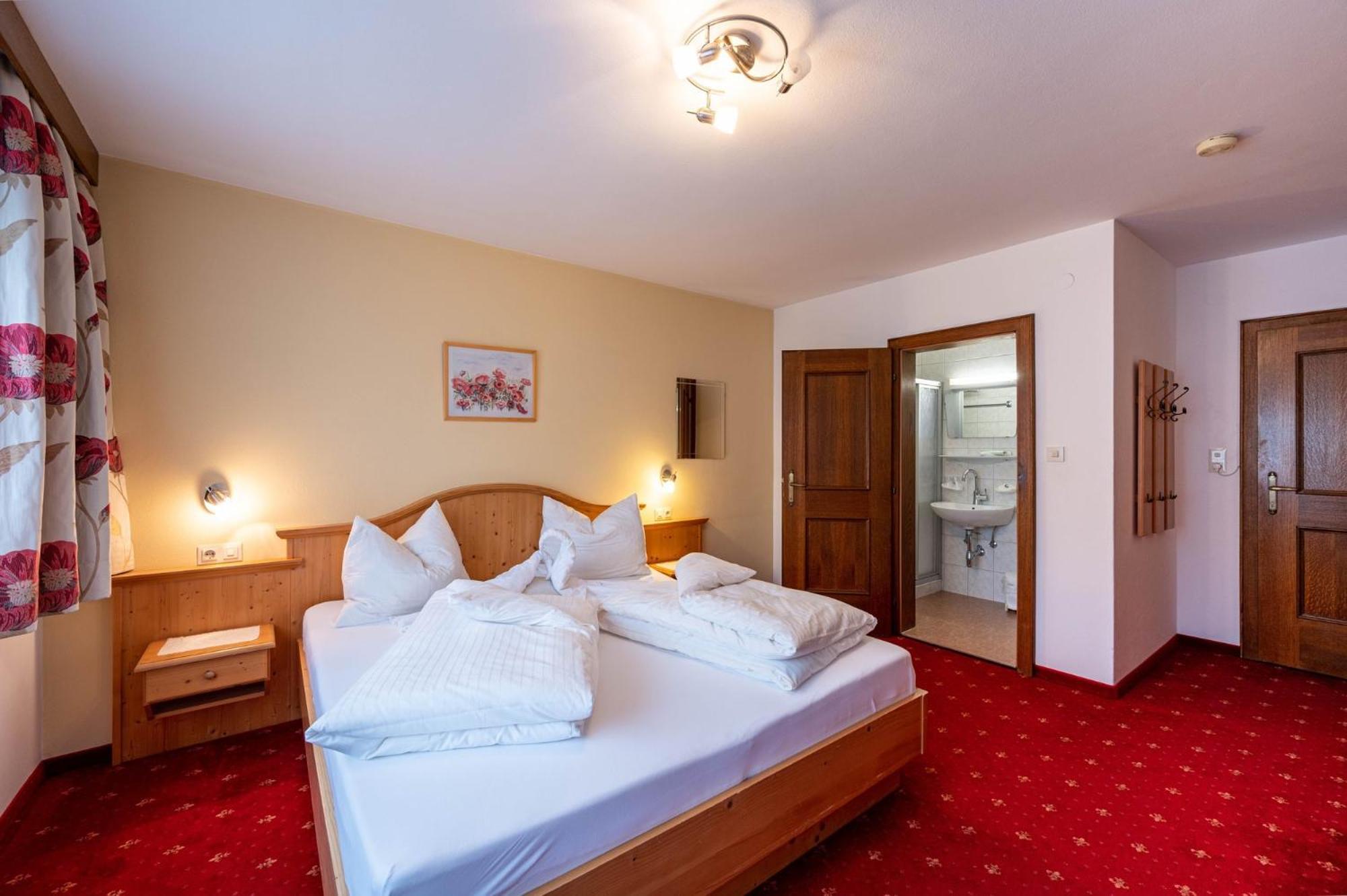 Two-Bedroom Apartment with Balcony photo 1