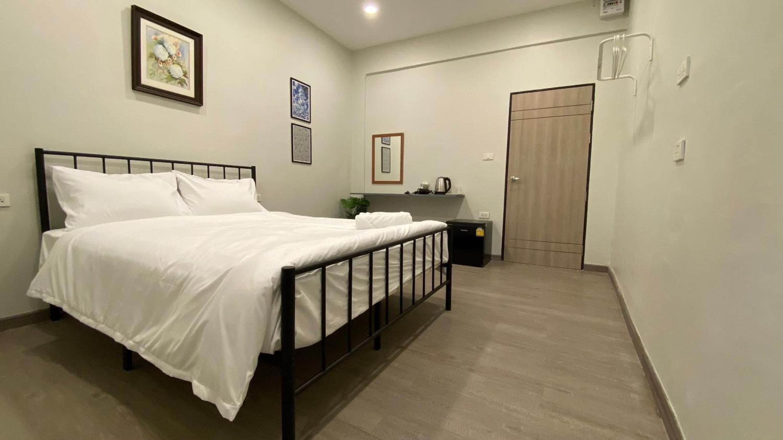 Queen Room photo 3