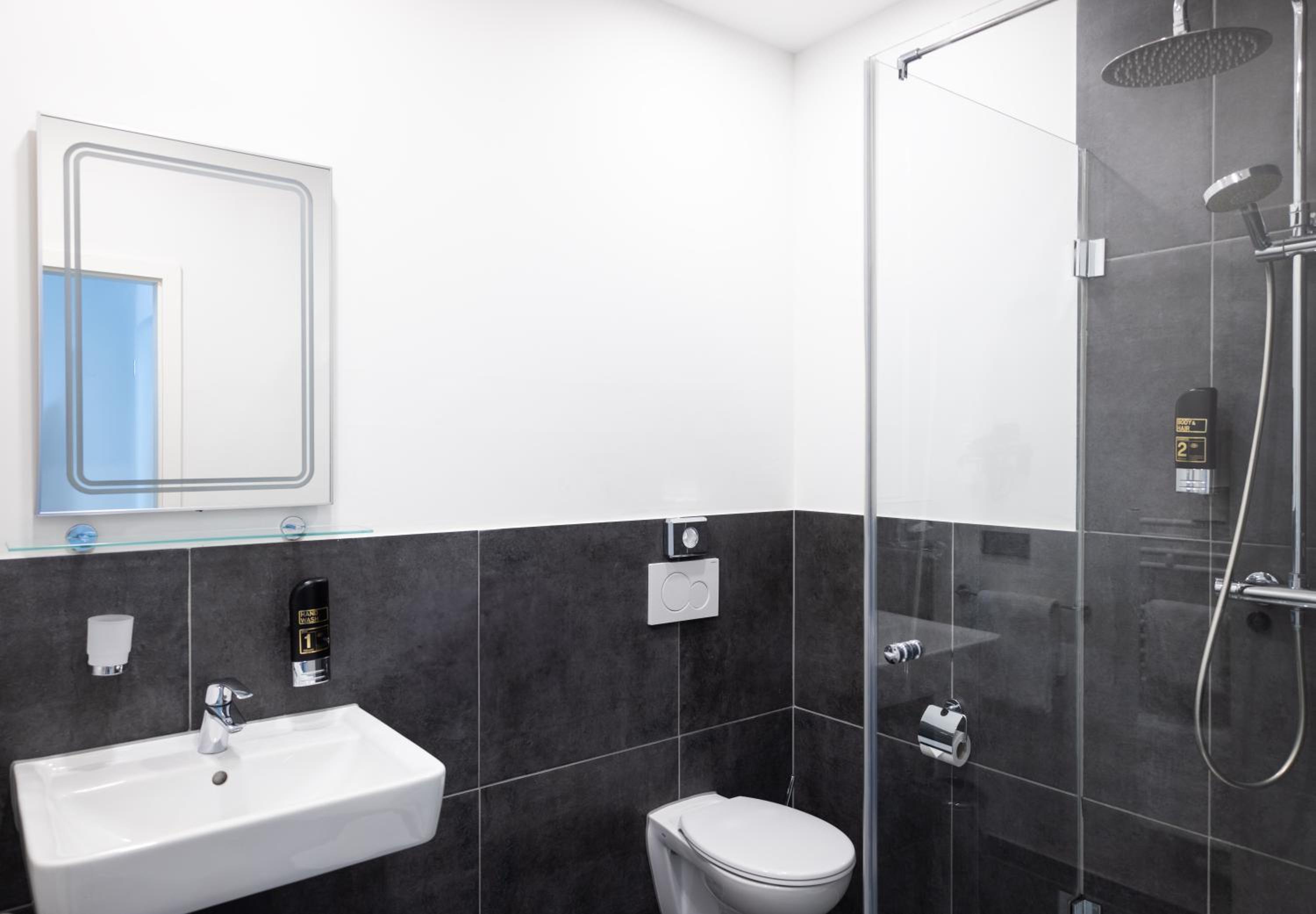 Standard Twin Room - Photo 6