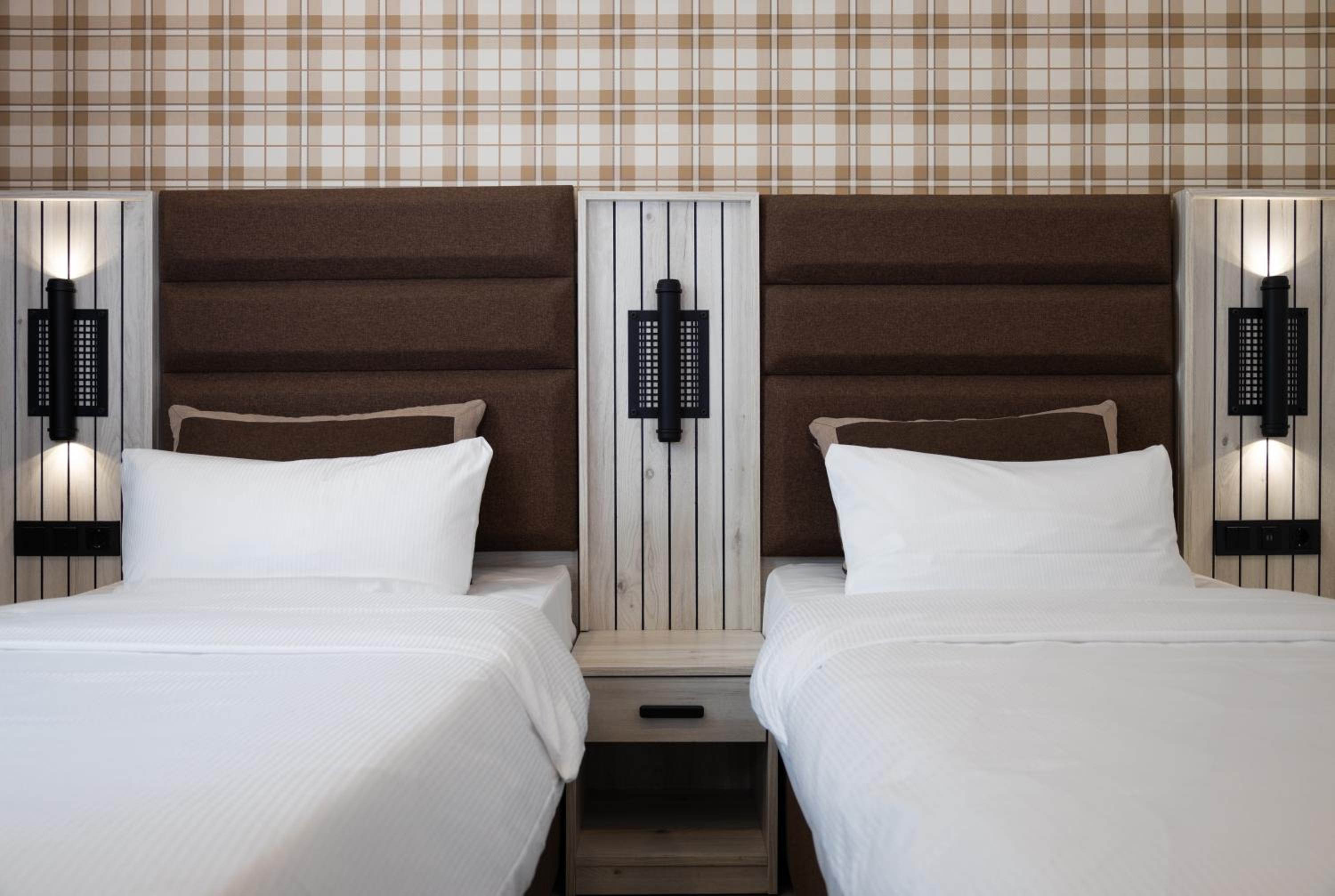 Standard Twin Room - Photo 8