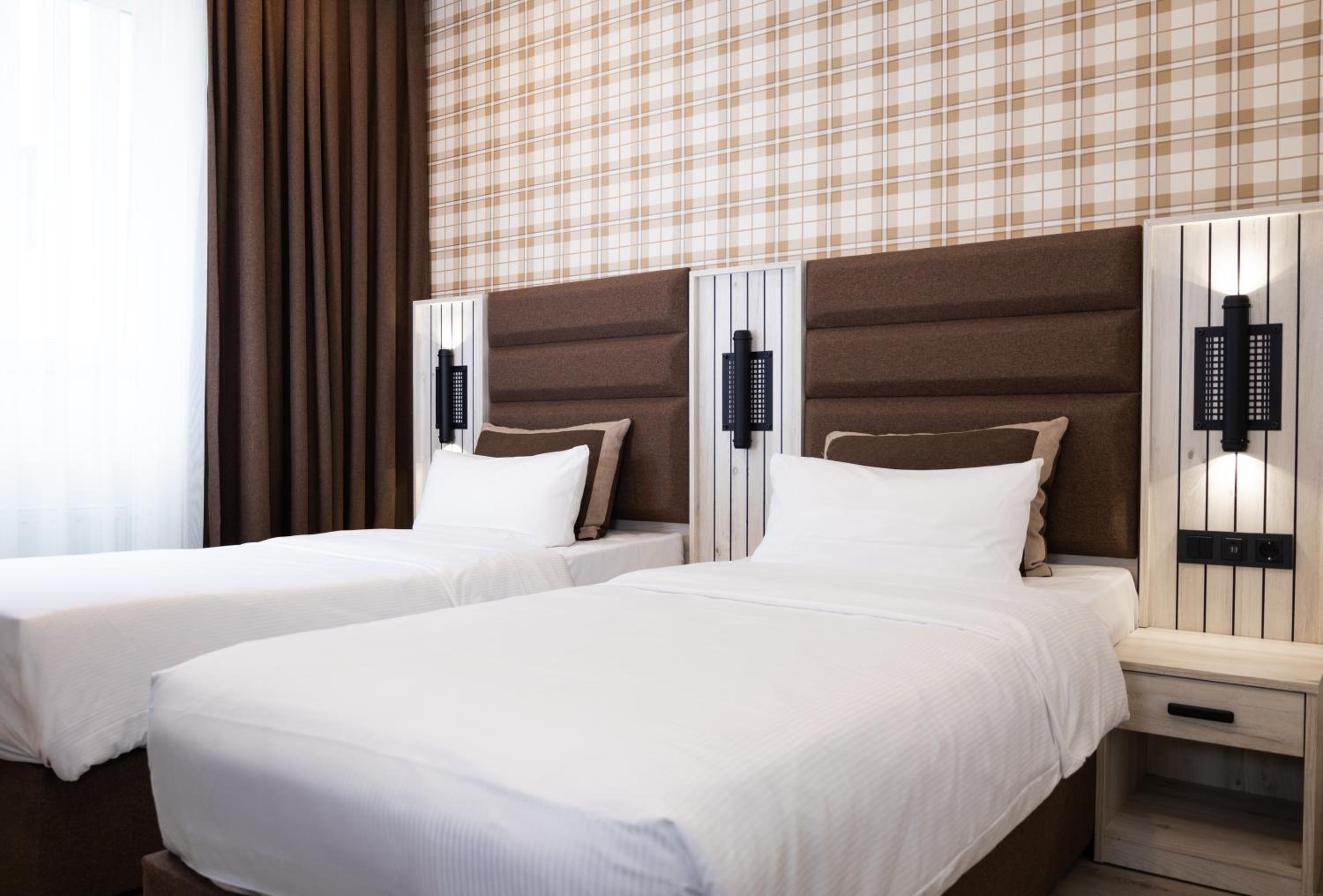 Standard Twin Room - Photo 1