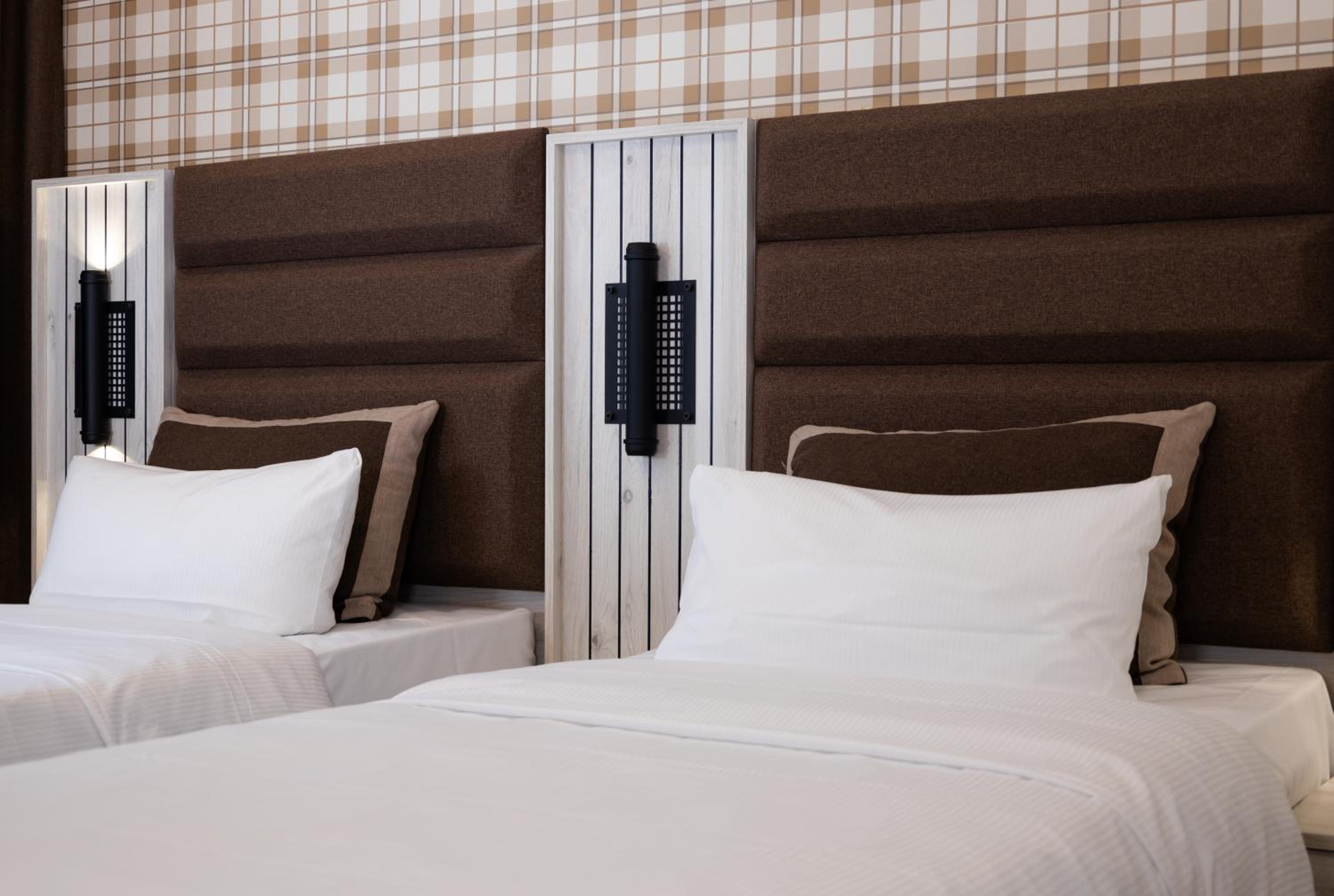 Standard Twin Room - Photo 2
