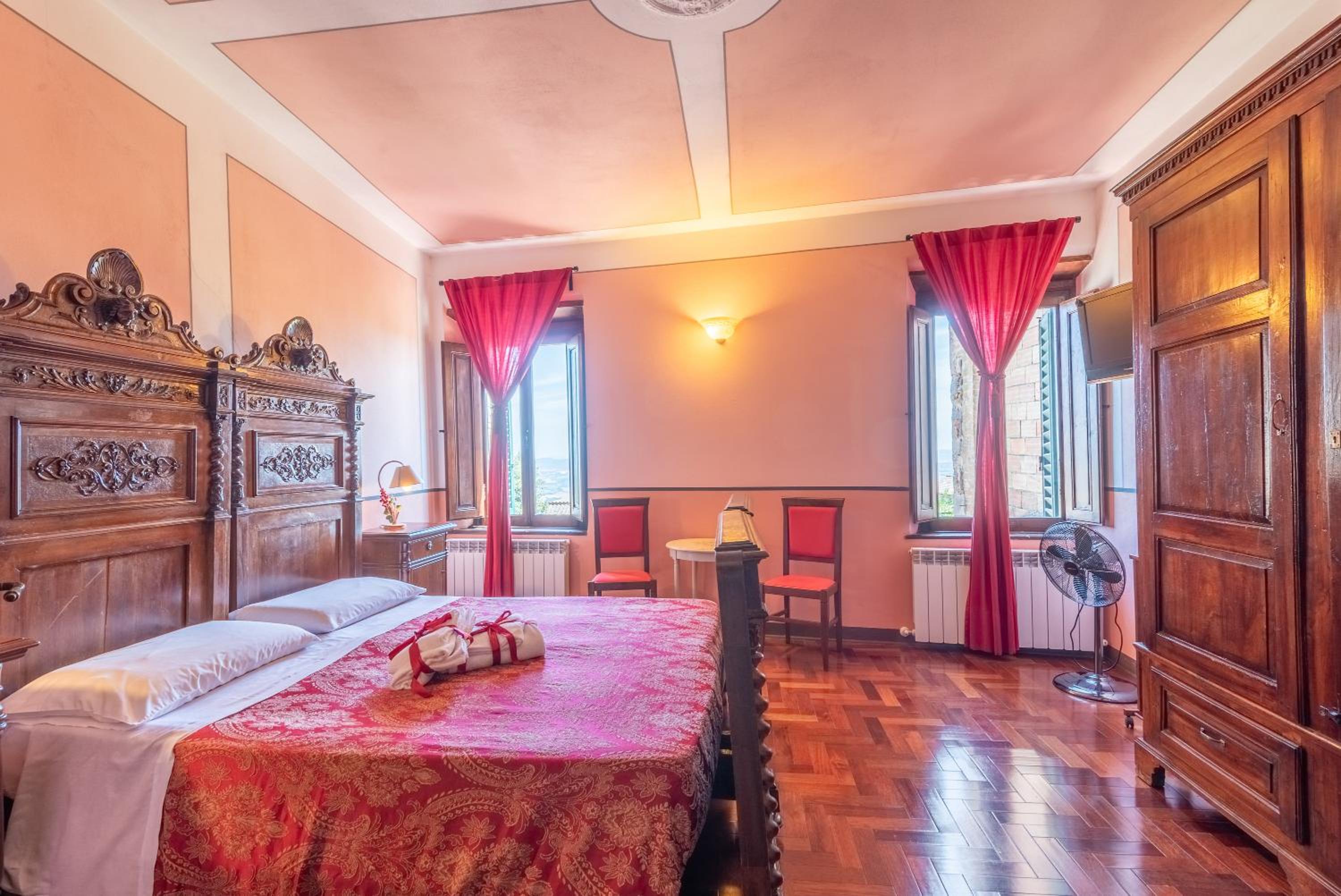 Standard Queen Room photo 1