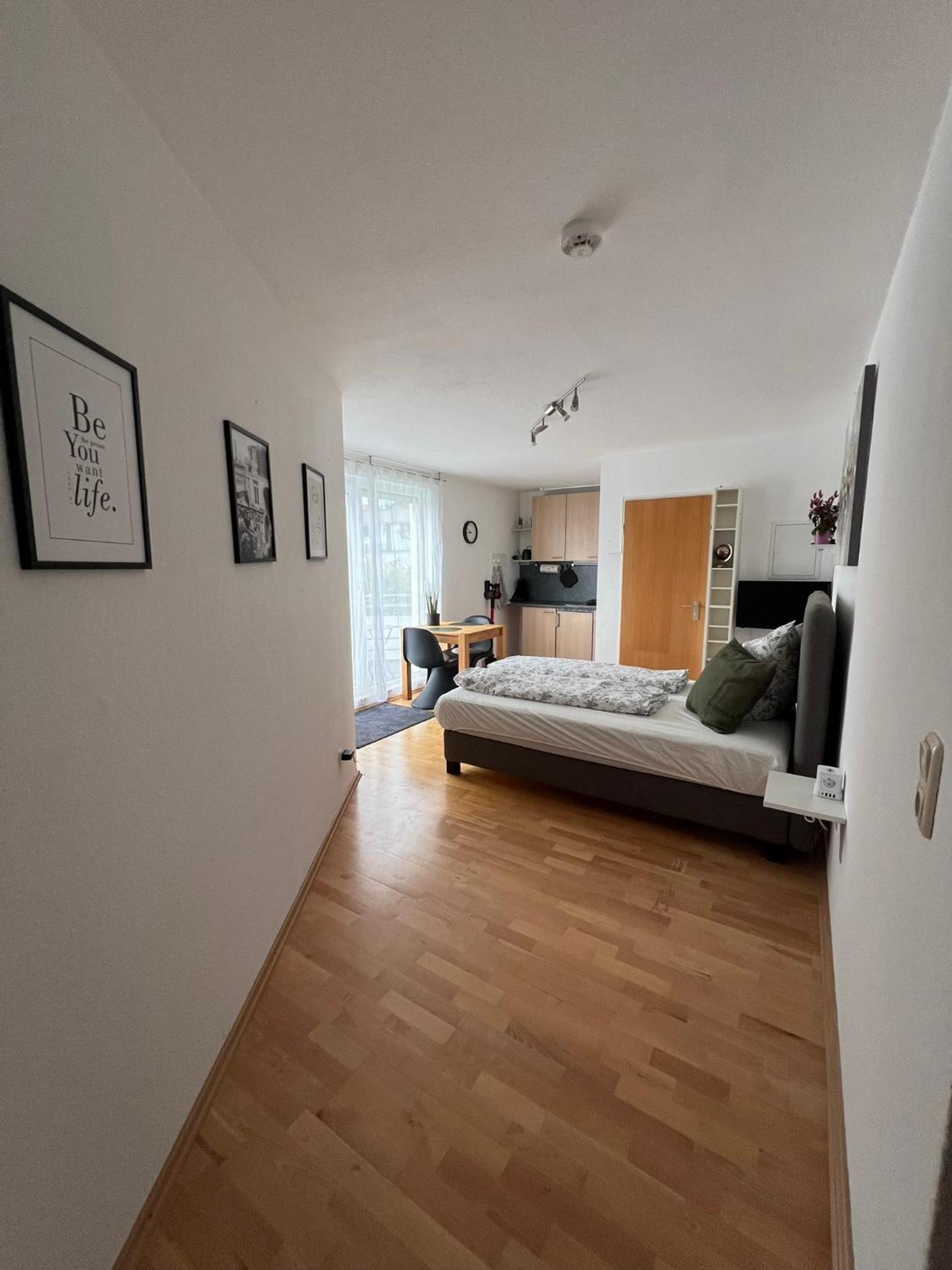 One-Bedroom Apartment photo 1
