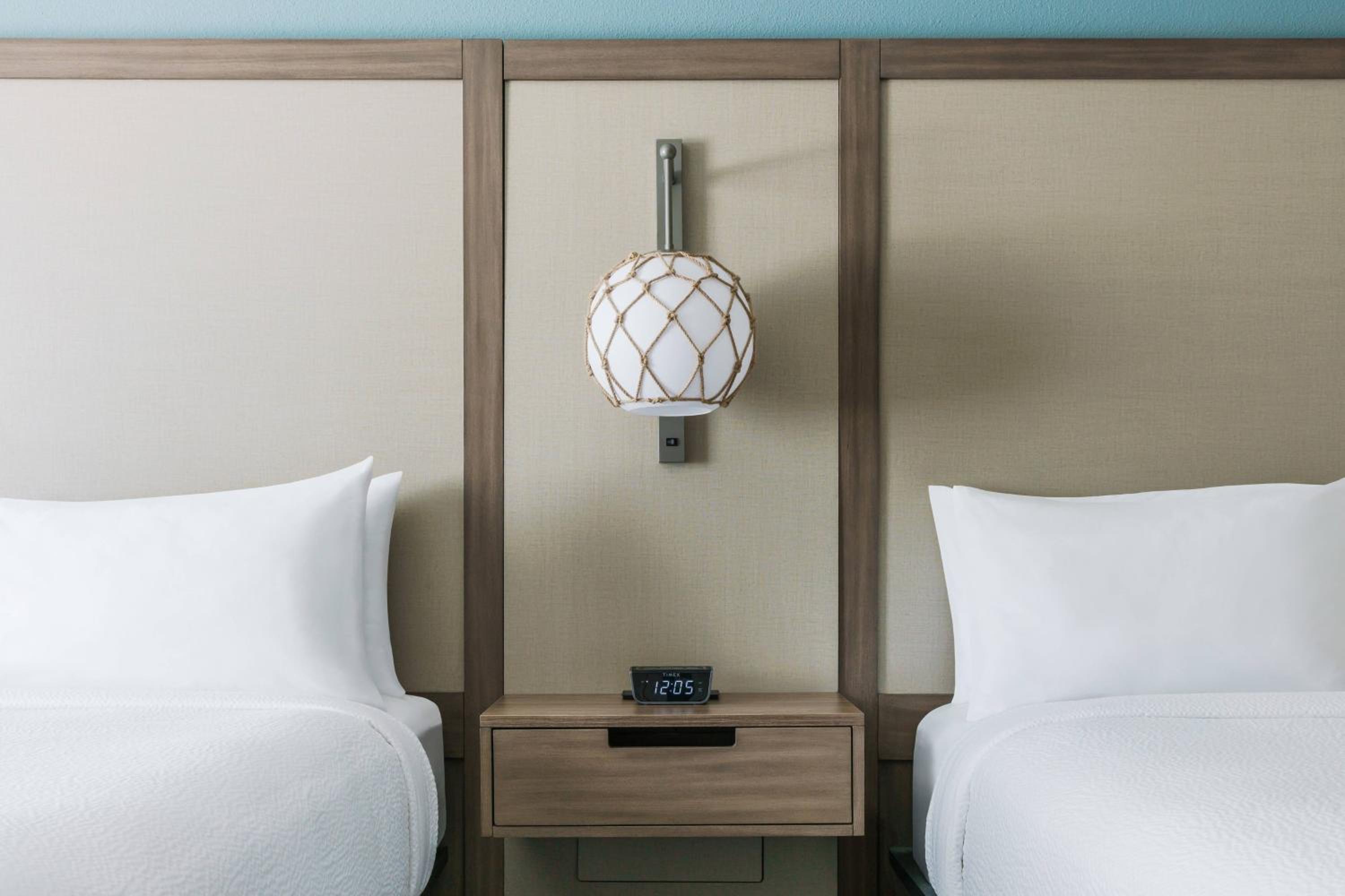Suite, 2 Queen, Sofa bed
