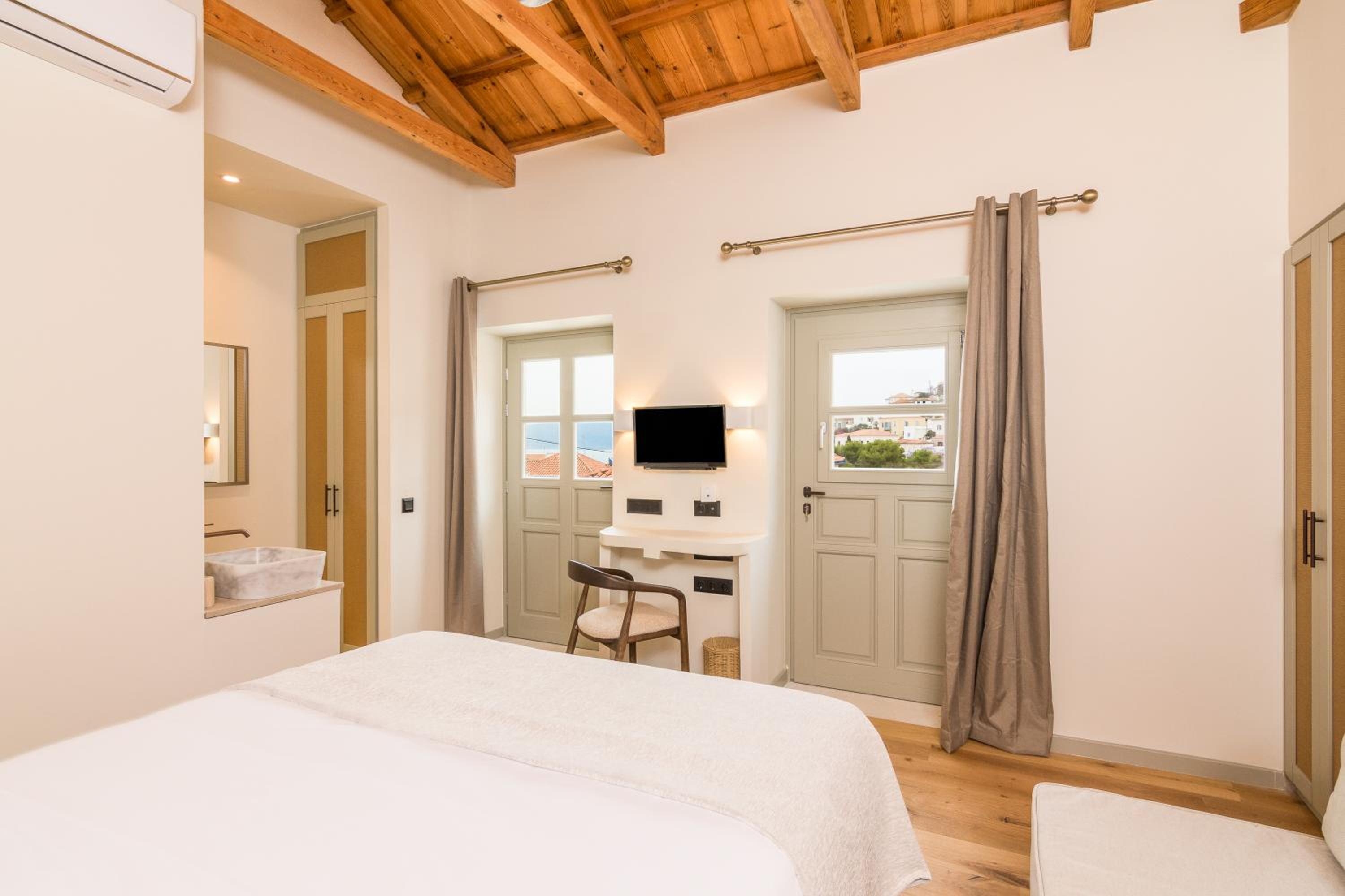Grand Elegant Trio Room - Photo 7