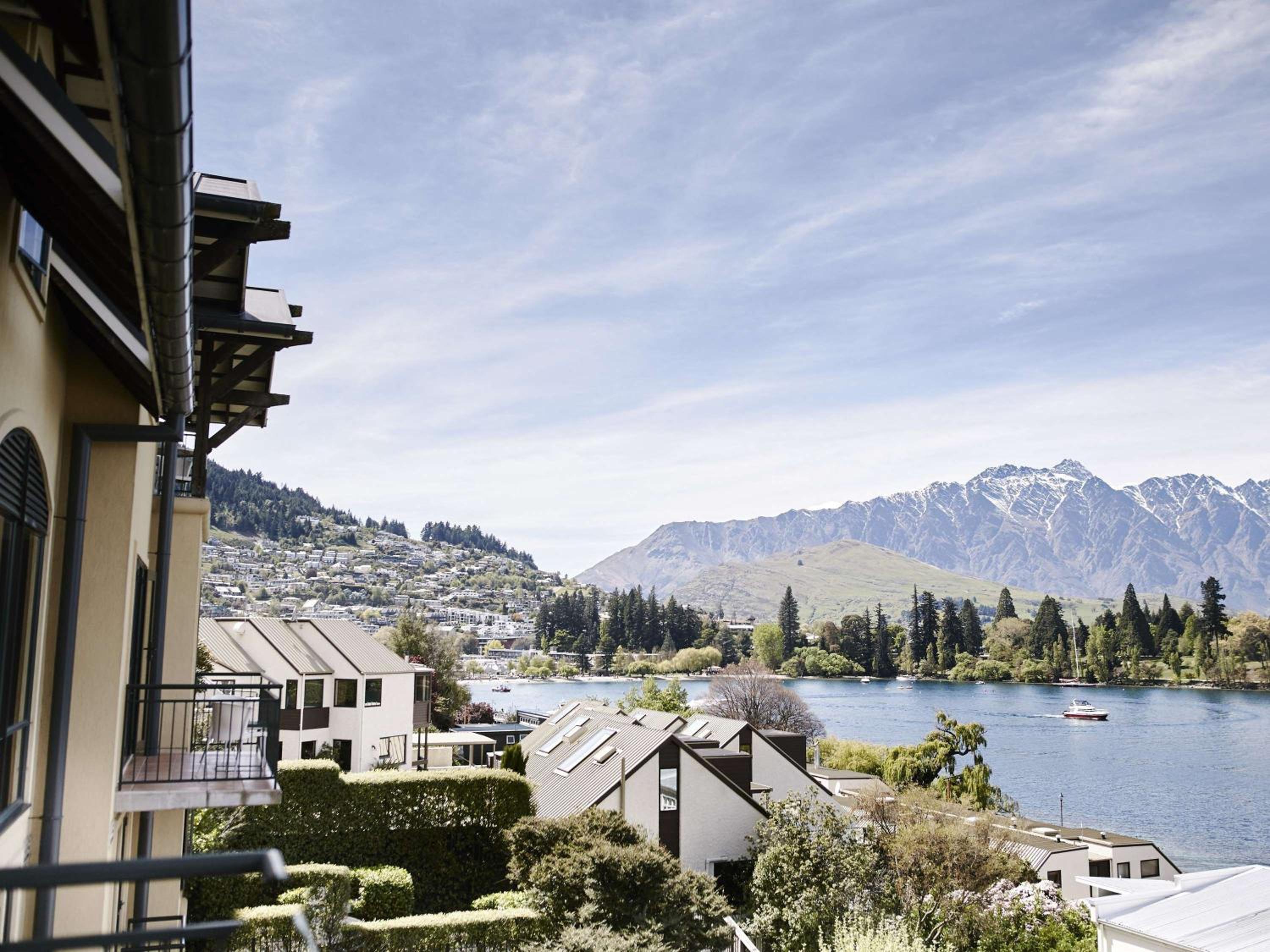One-Bedroom King Suite with Balcony and Lake View - Photo 7
