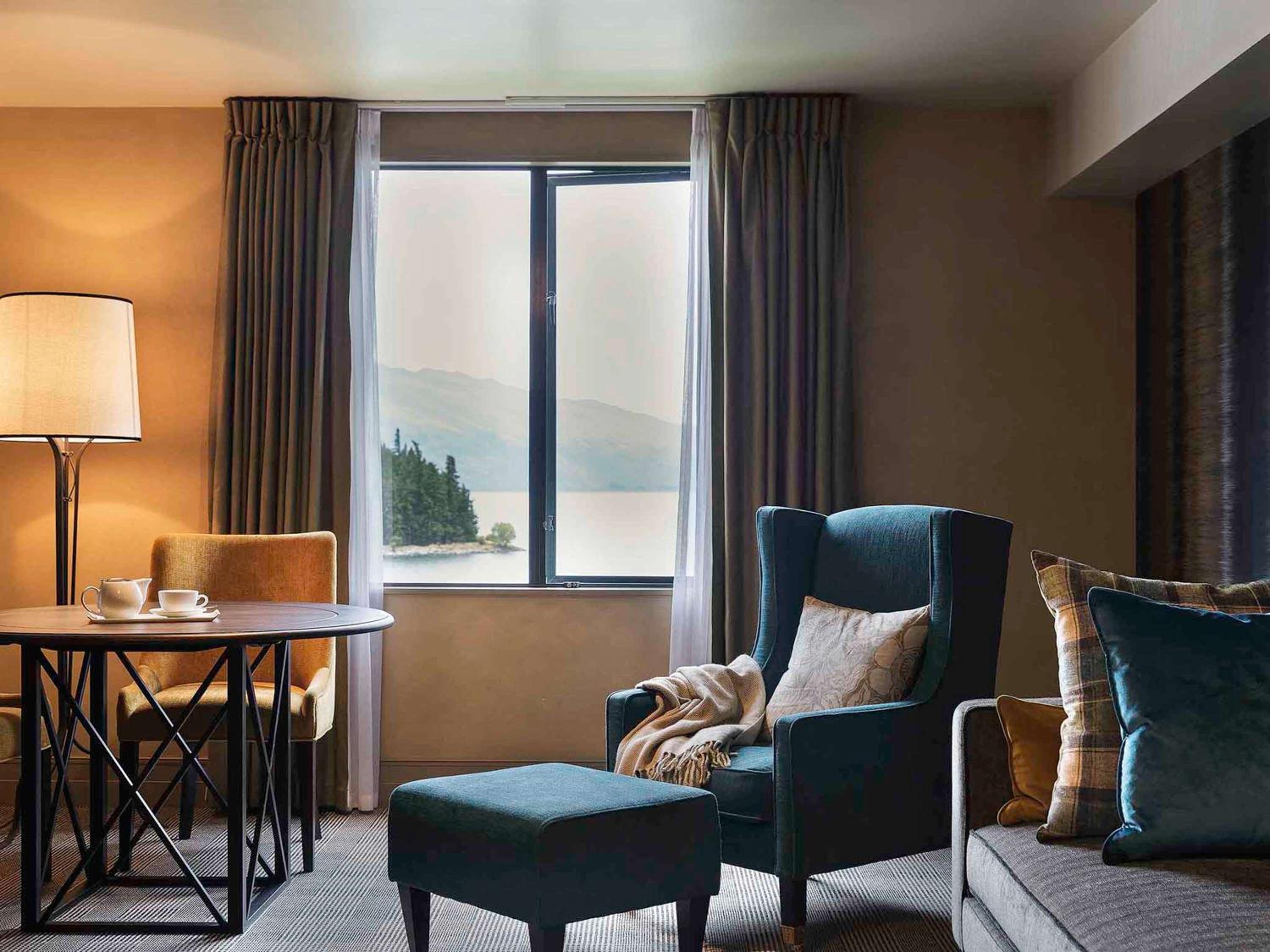 One-Bedroom King Suite with Lake View - Photo 14