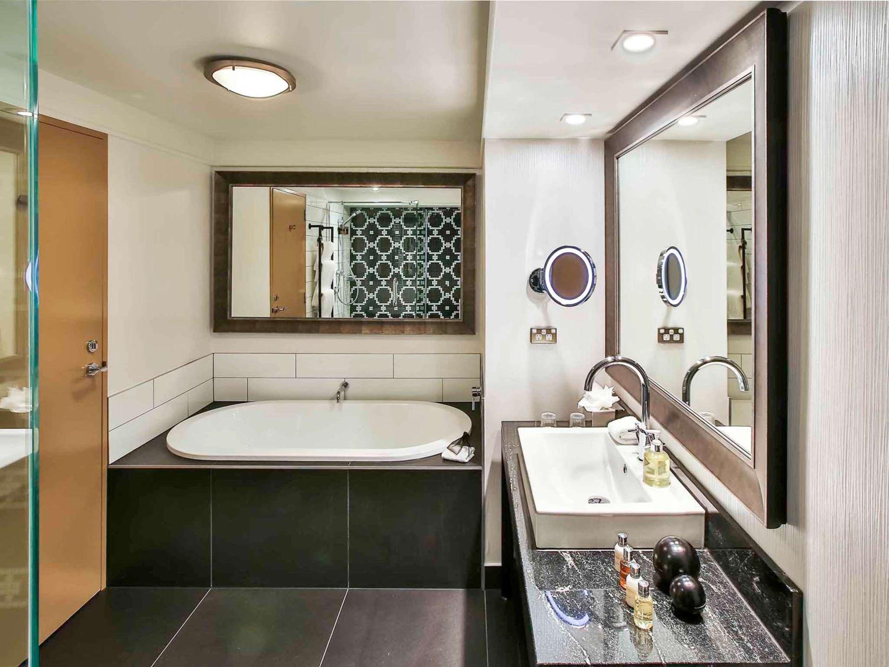 One-Bedroom King Suite - Photo 14