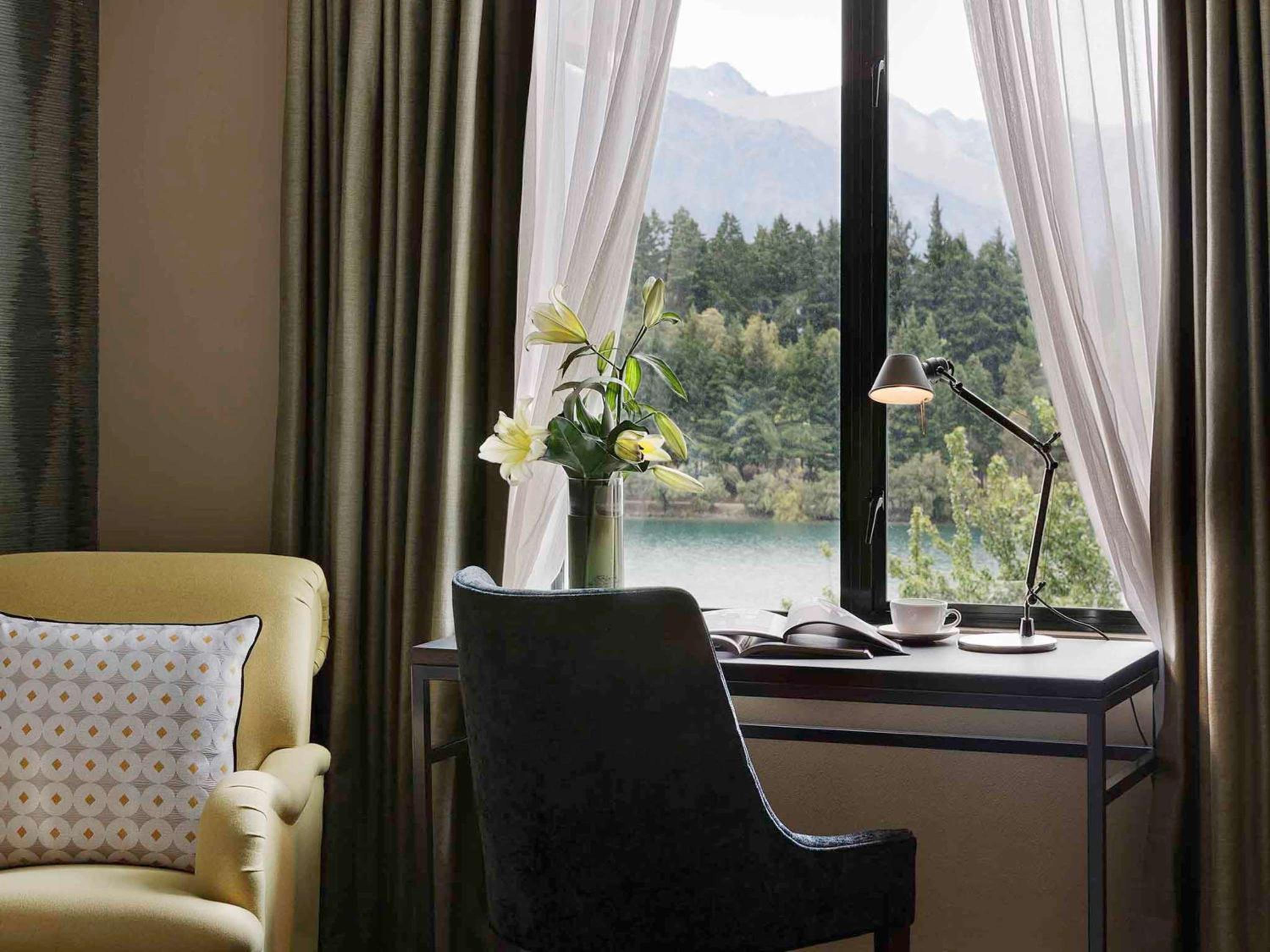 St Moritz King Room with Lake View - Photo 3