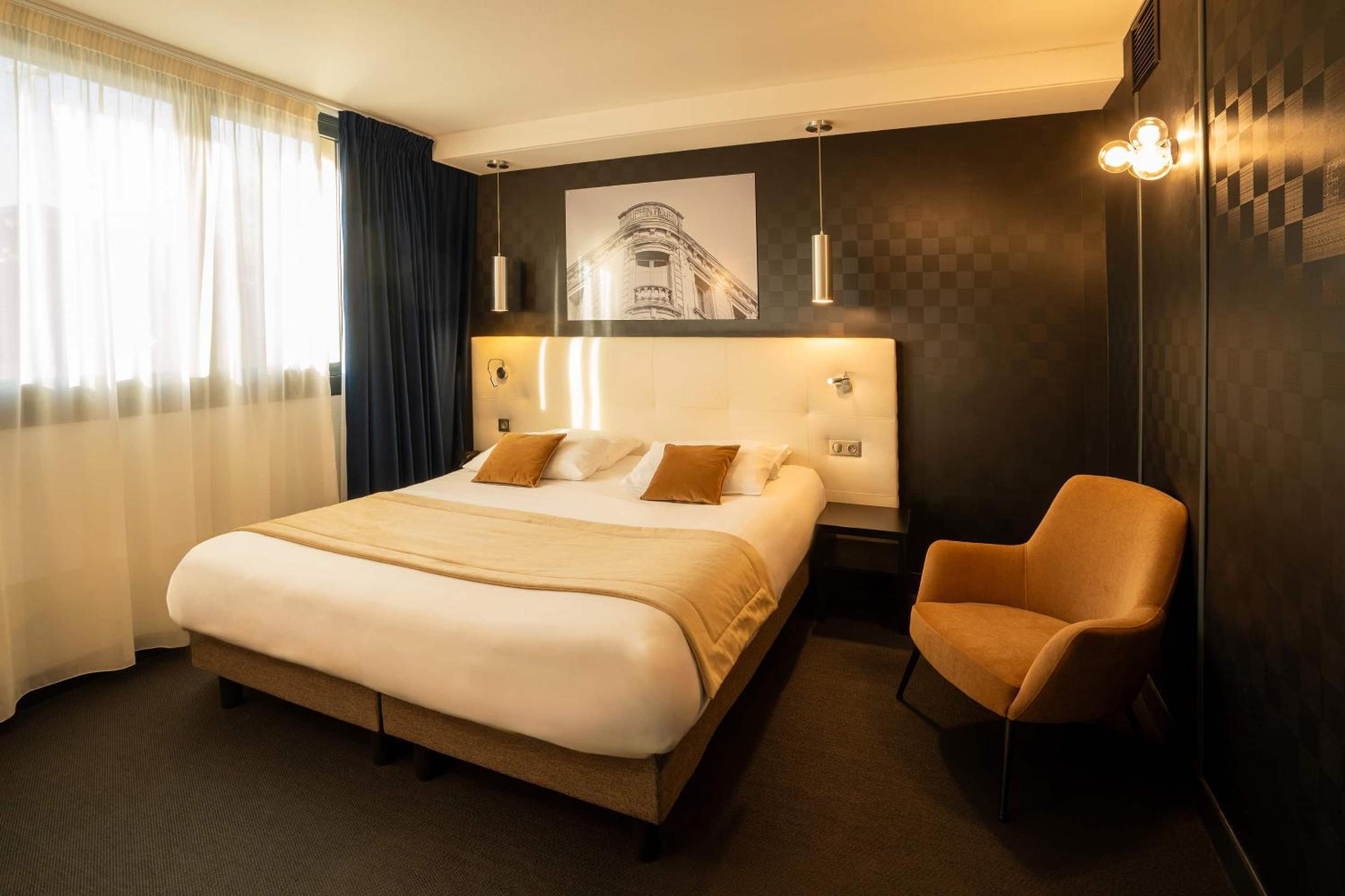 Standard King Room photo 2