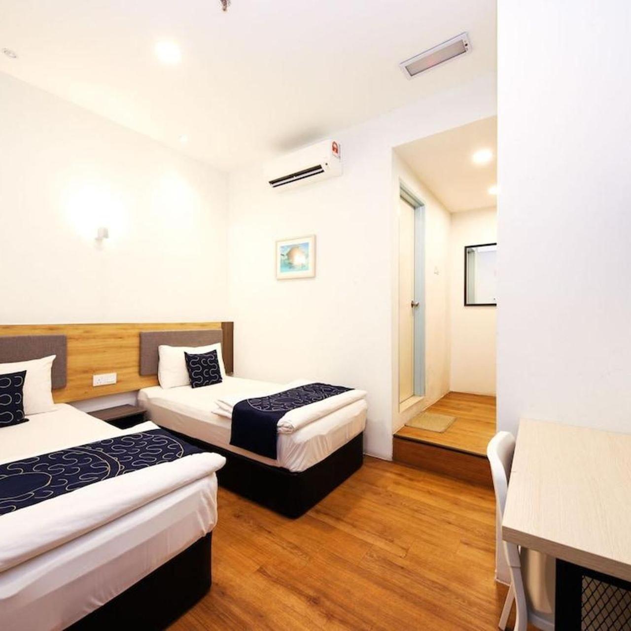 Standard Twin Room photo 3