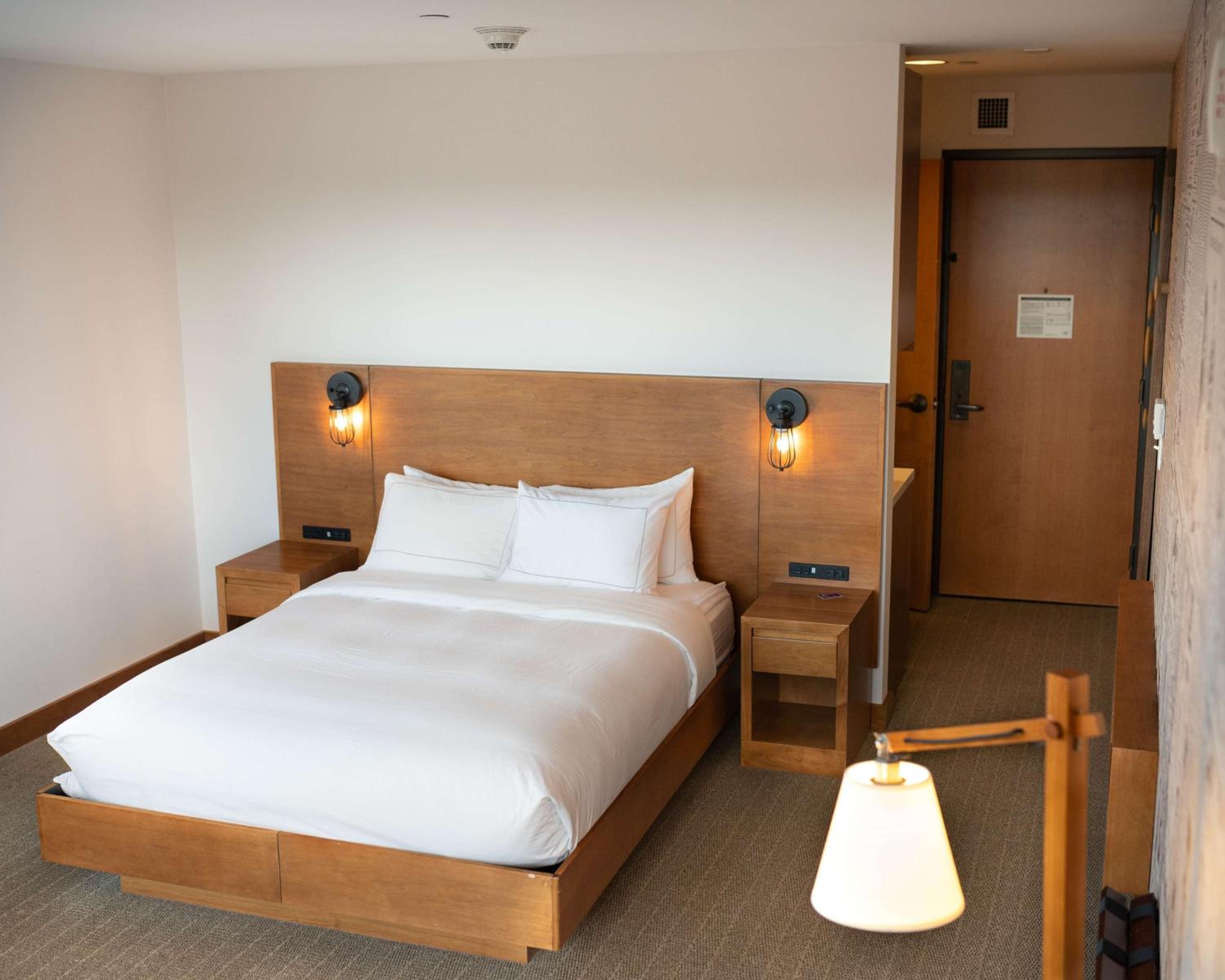 King Corner Room