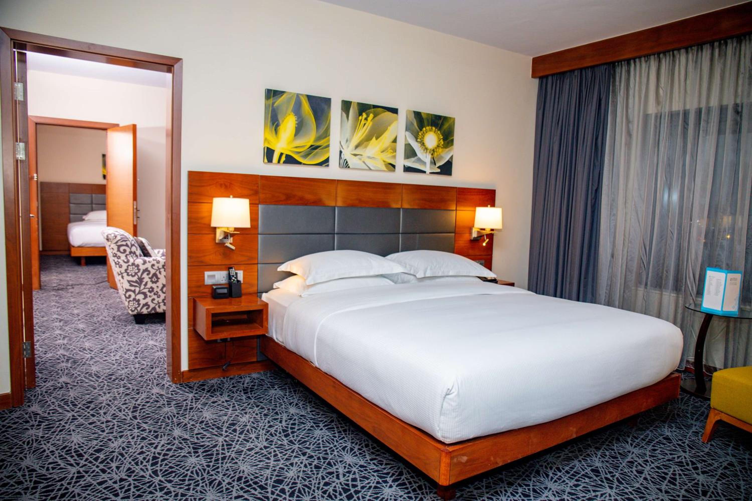 One-Bedroom King Suite