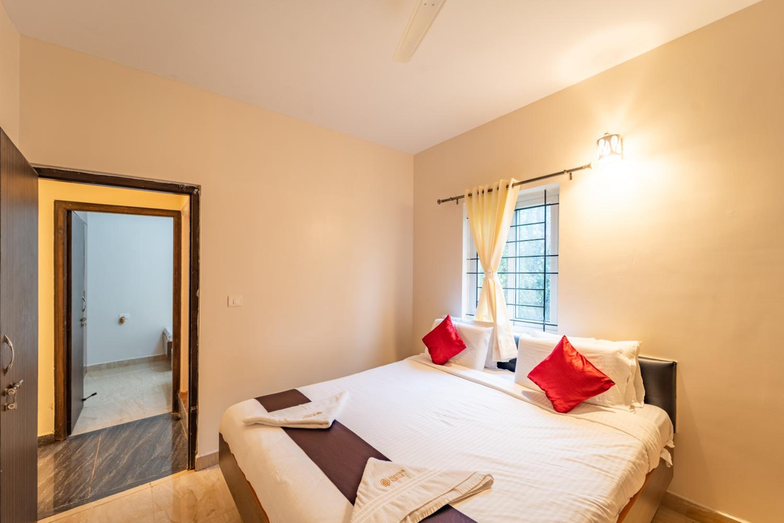 Two-Bedroom Deluxe Apartment With Balcony