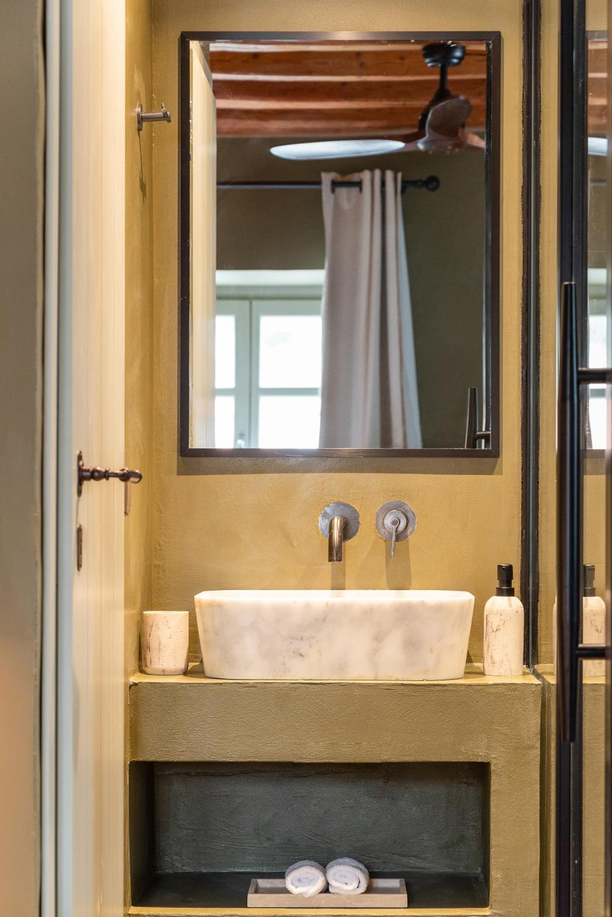 Petite Suite Private Balcony - Photo 7