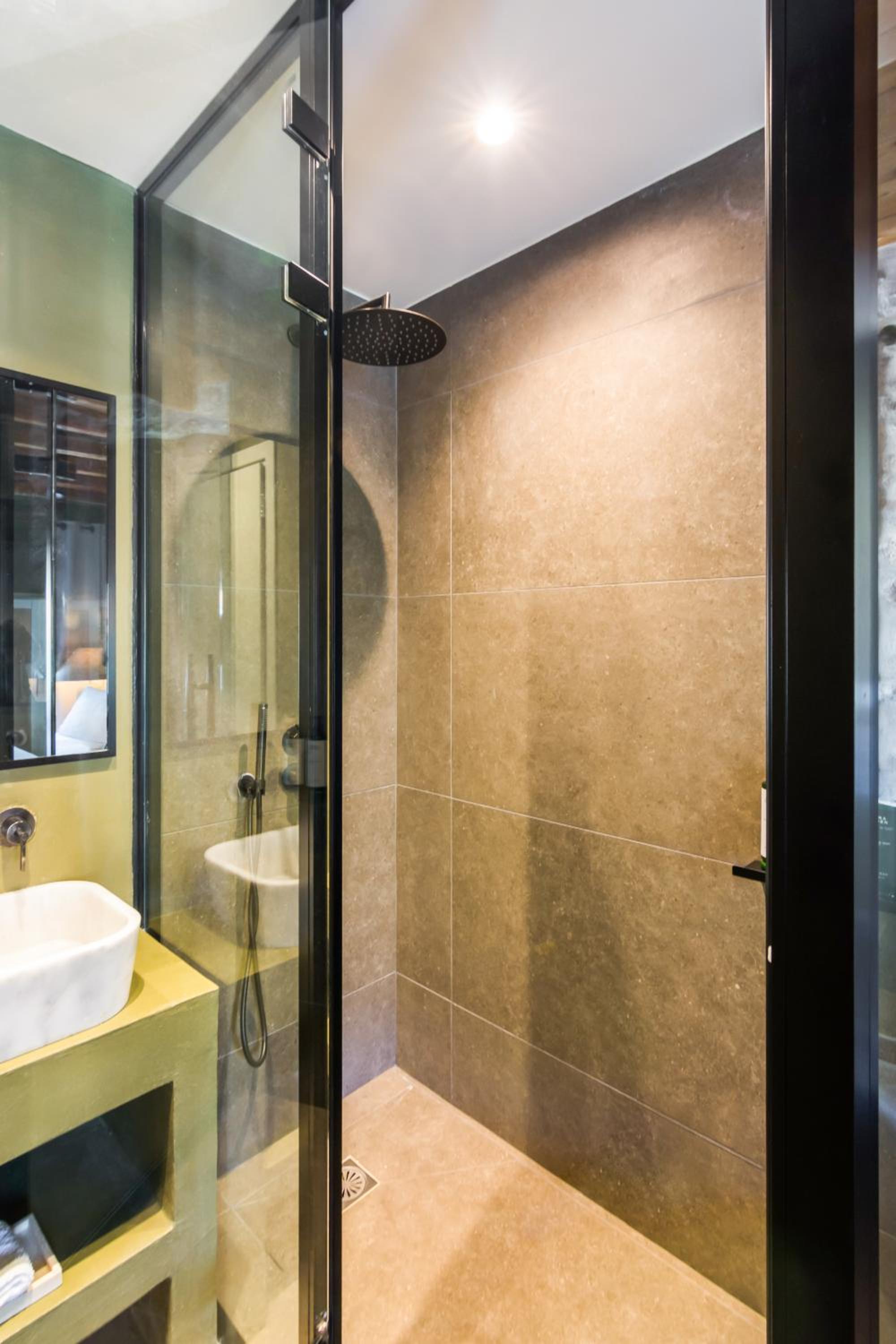 Petite Suite Private Balcony - Photo 10