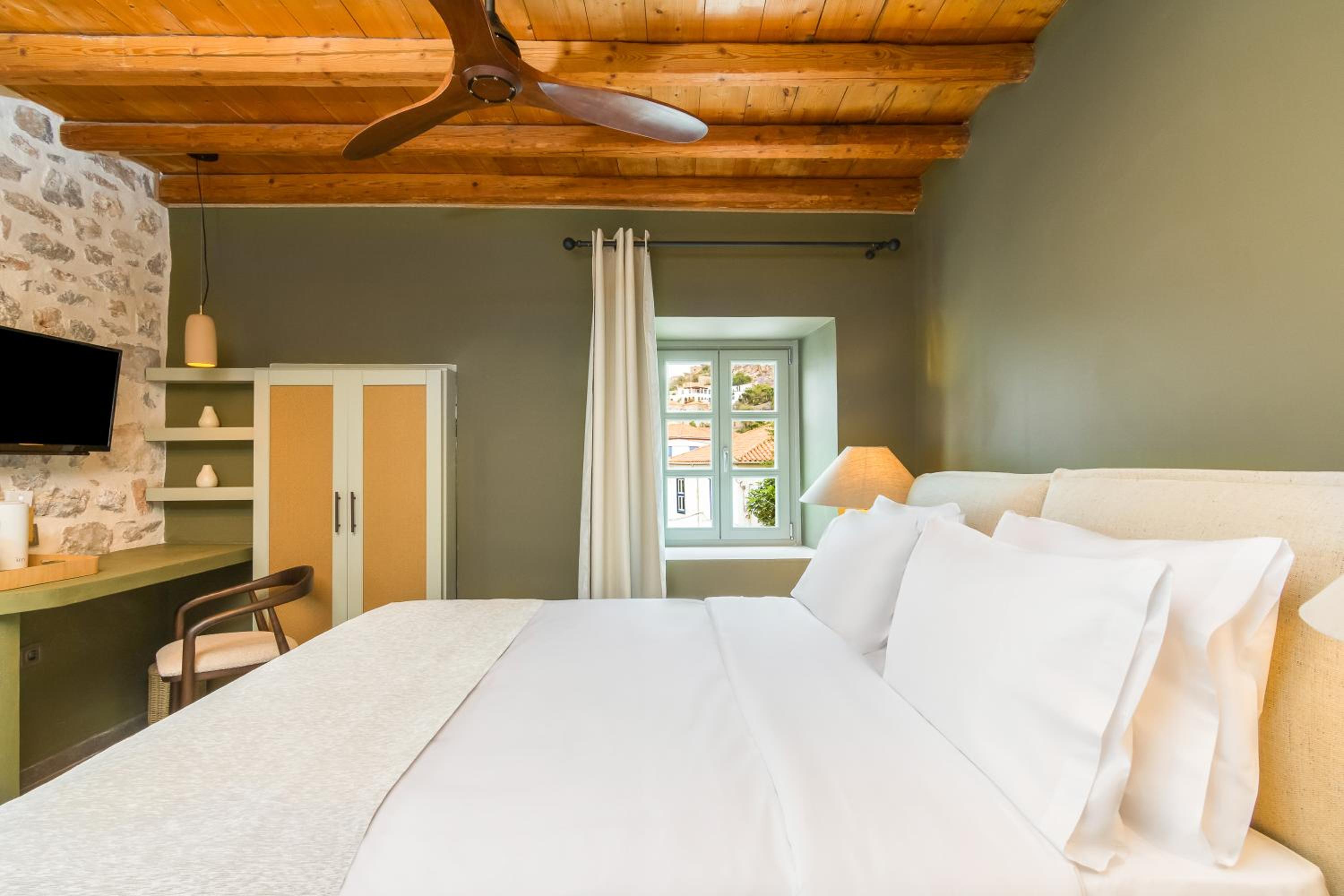 Petite Suite Private Balcony - Photo 11