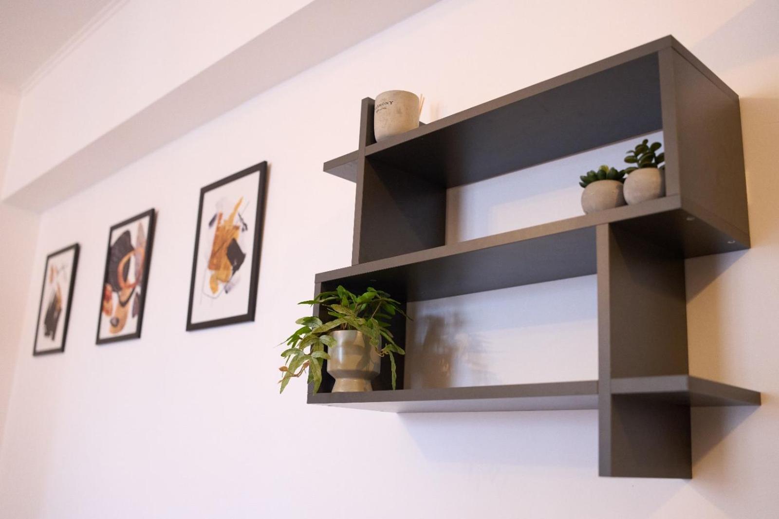 One-Bedroom Apartment photo 2