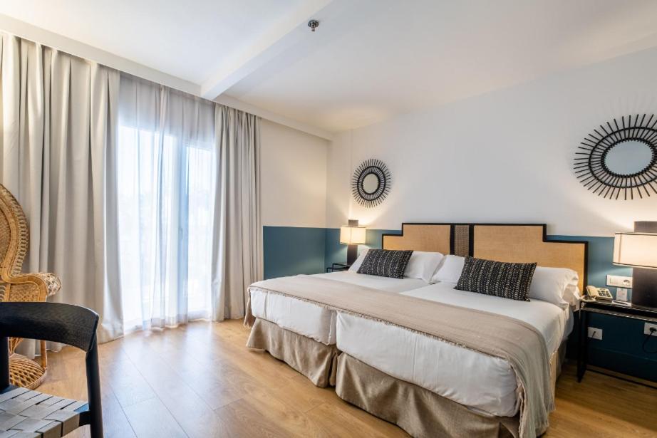 Double or Twin Room with Terrace photo 2