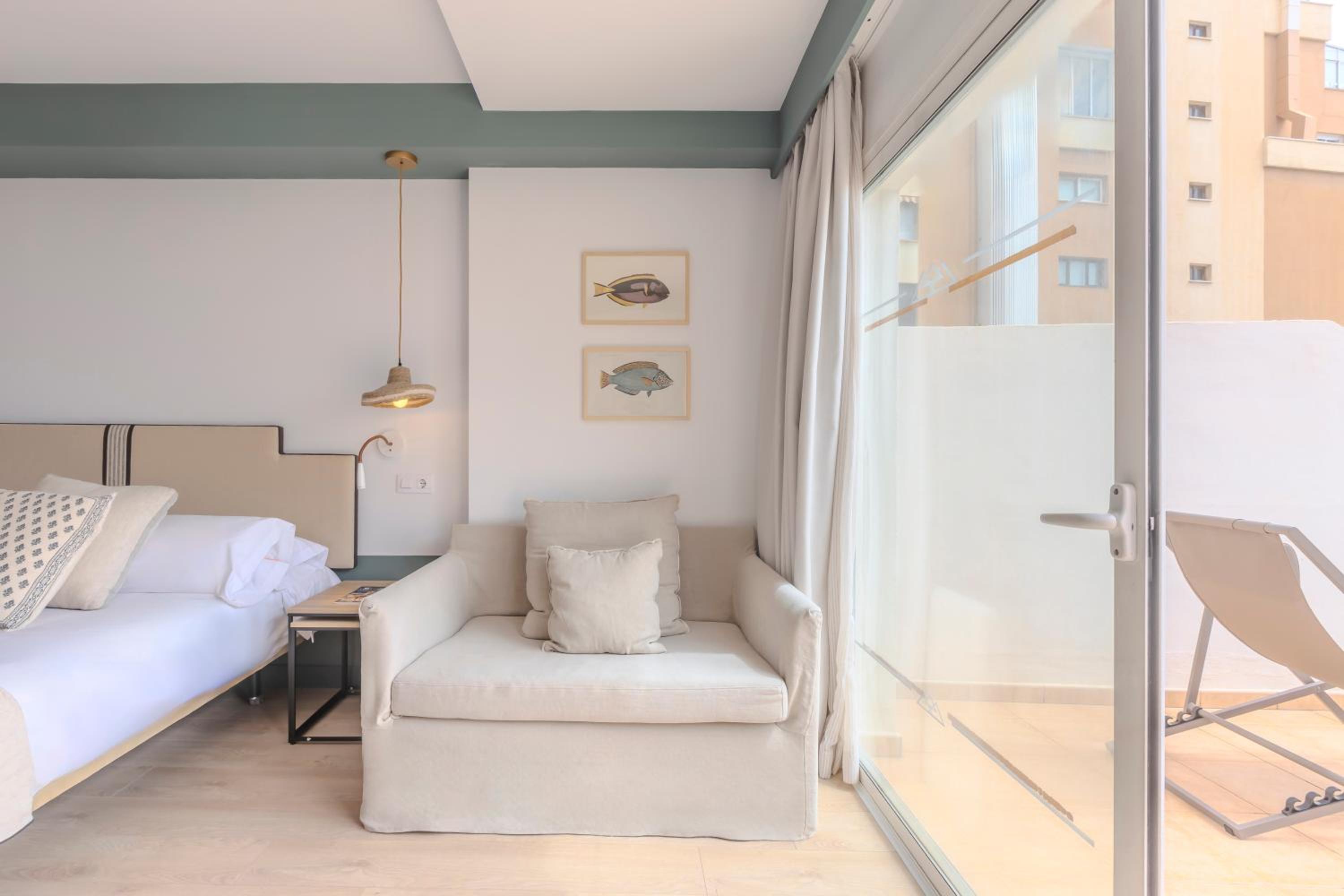Triple Room (2 Adults + 1 Child) photo 3
