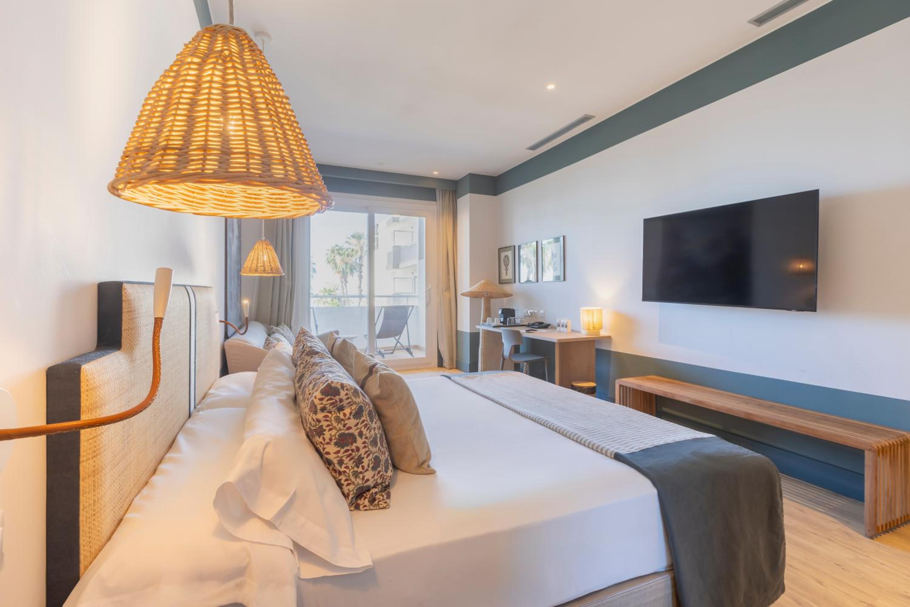 Quadruple room with Sea View photo 3