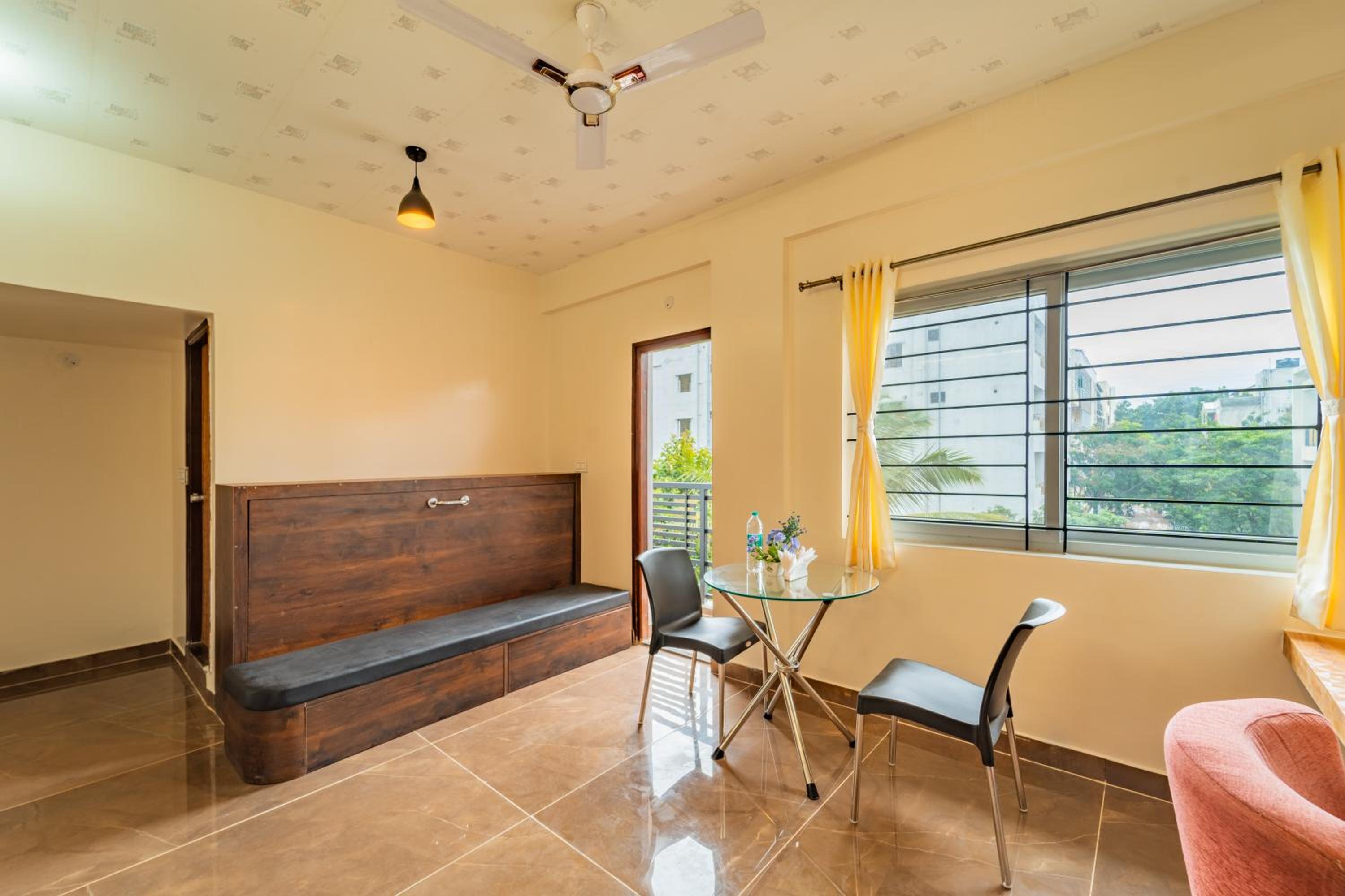 One-Bedroom Apartment with Balcony