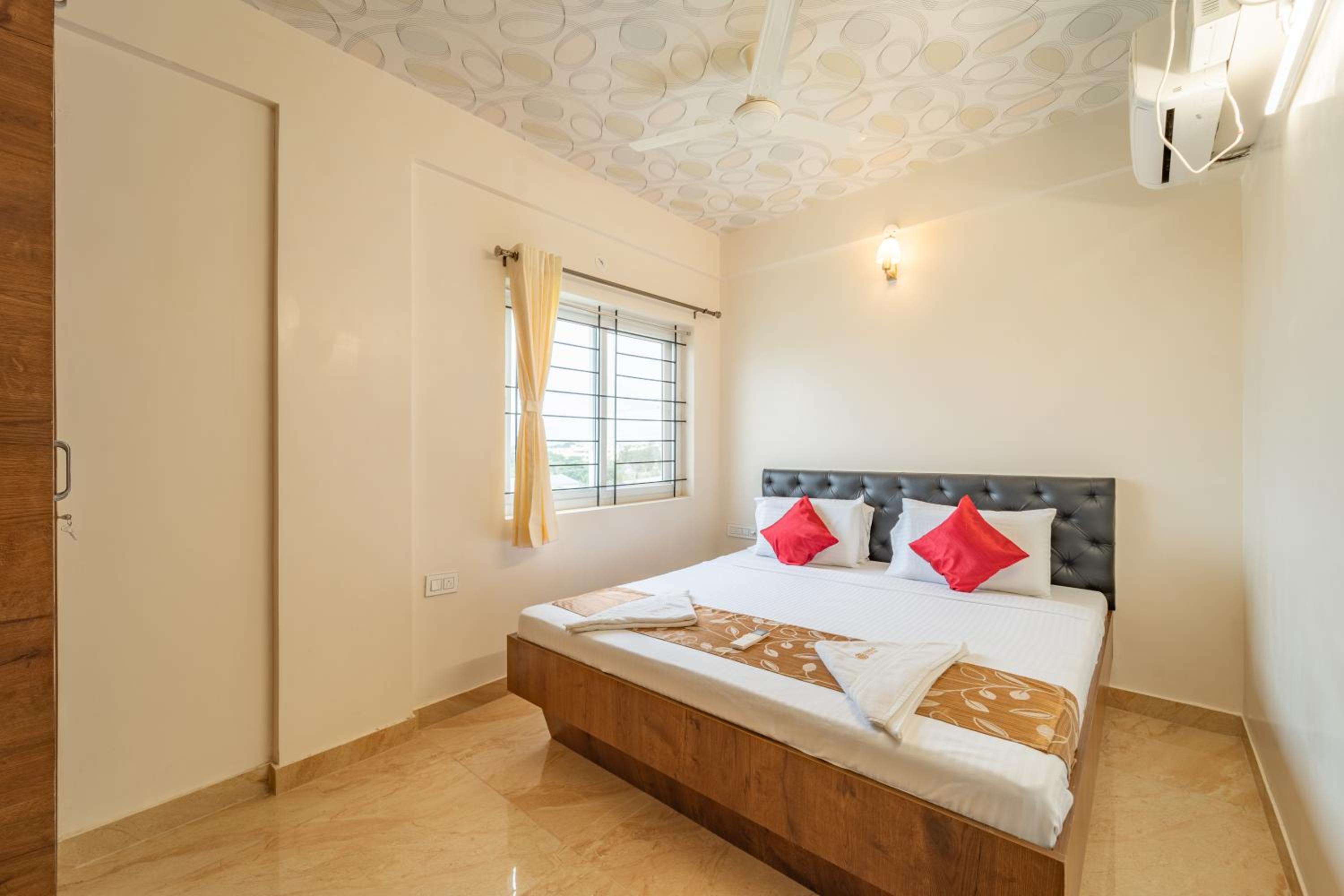 Superior One-Bedroom Apartment