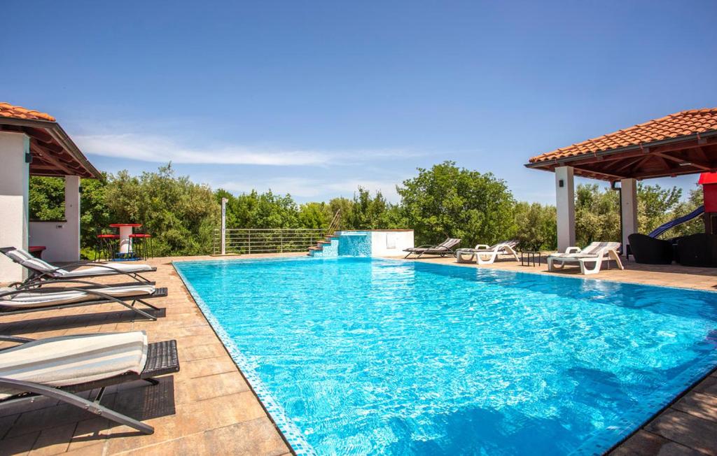 Villa photo 3