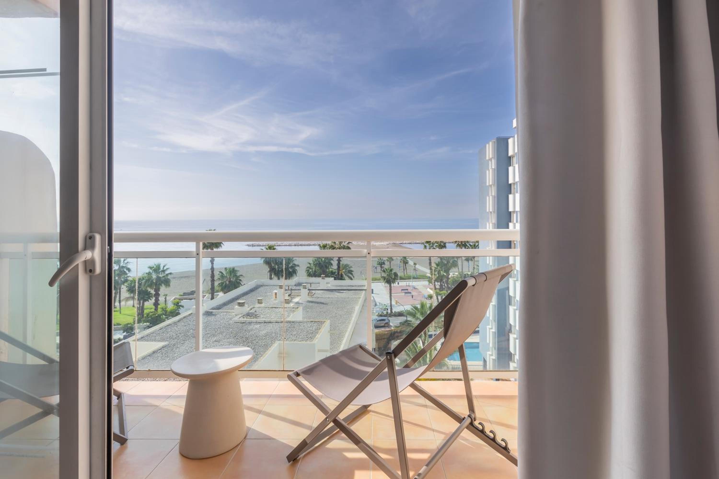 Superior Double or Twin Room with Sea View - Photo 2