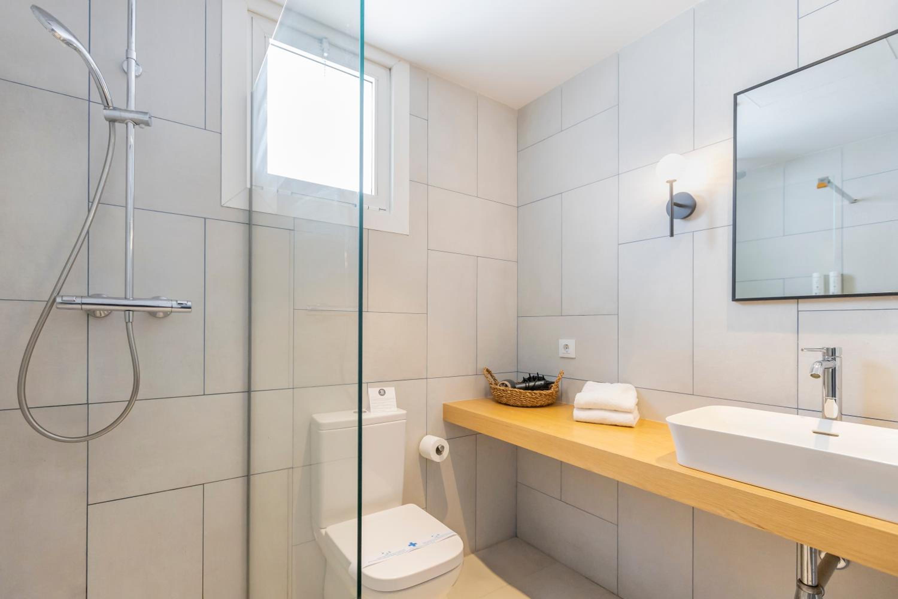 Superior Double or Twin Room with Sea View - Photo 18