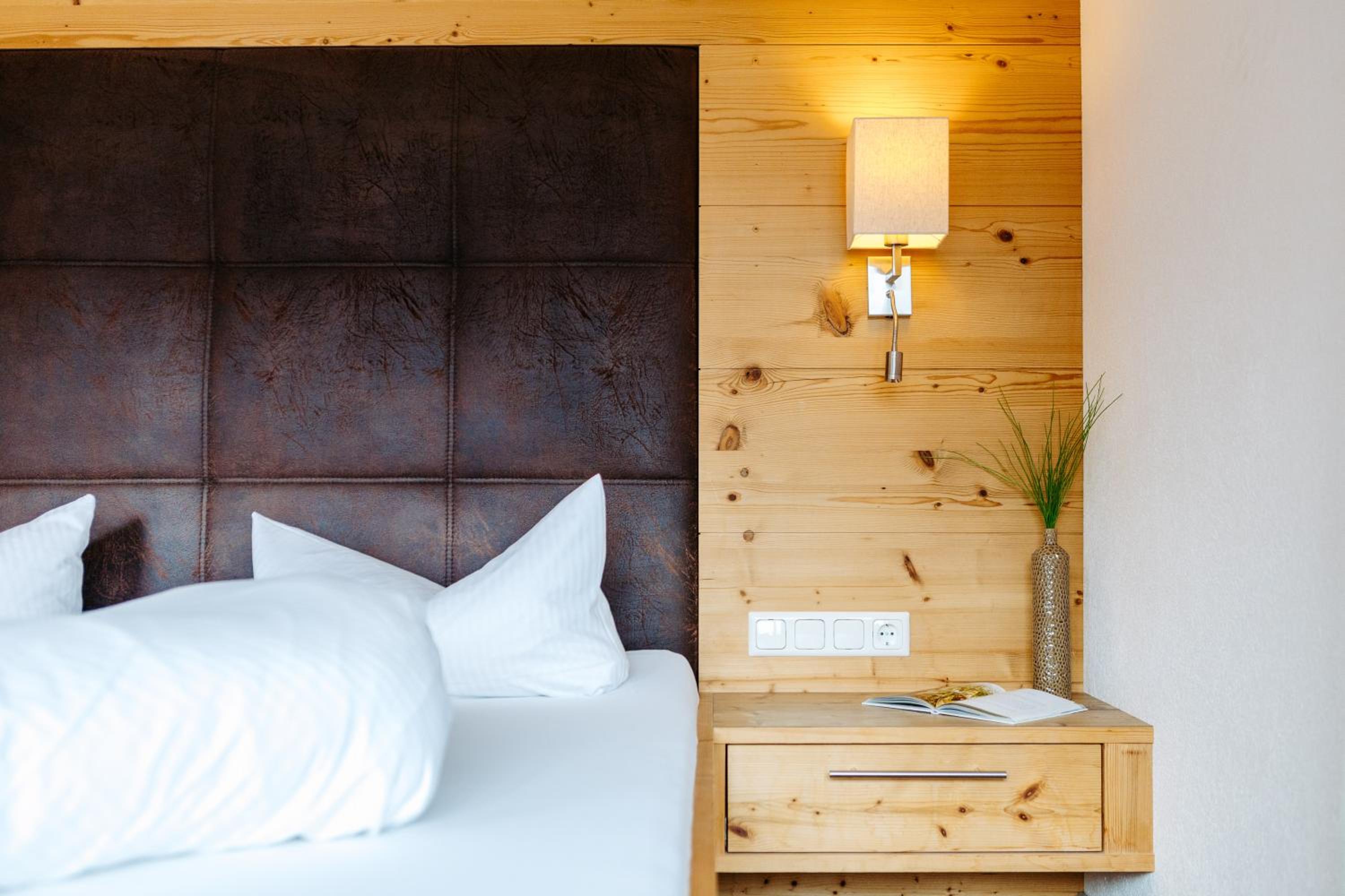 Superior Double Room with Balcony - Photo 8
