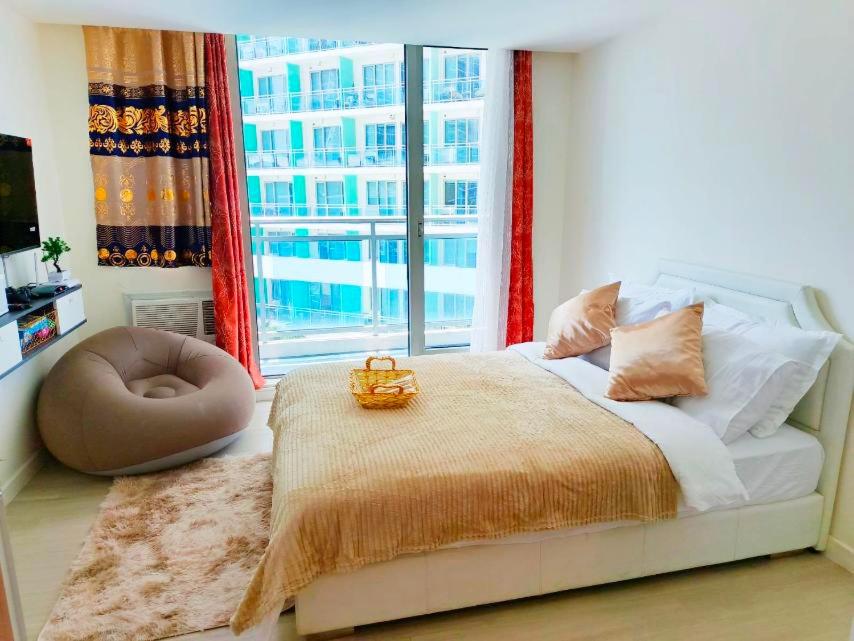 One-Bedroom Loft Apartment with One Queen Bed