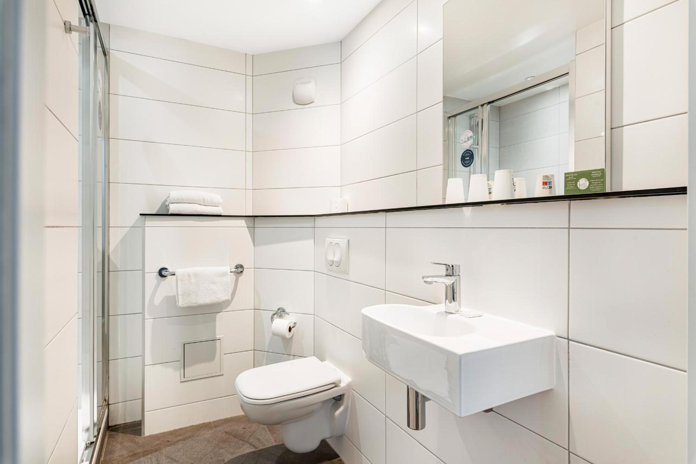 Standard Triple Room - Photo 4