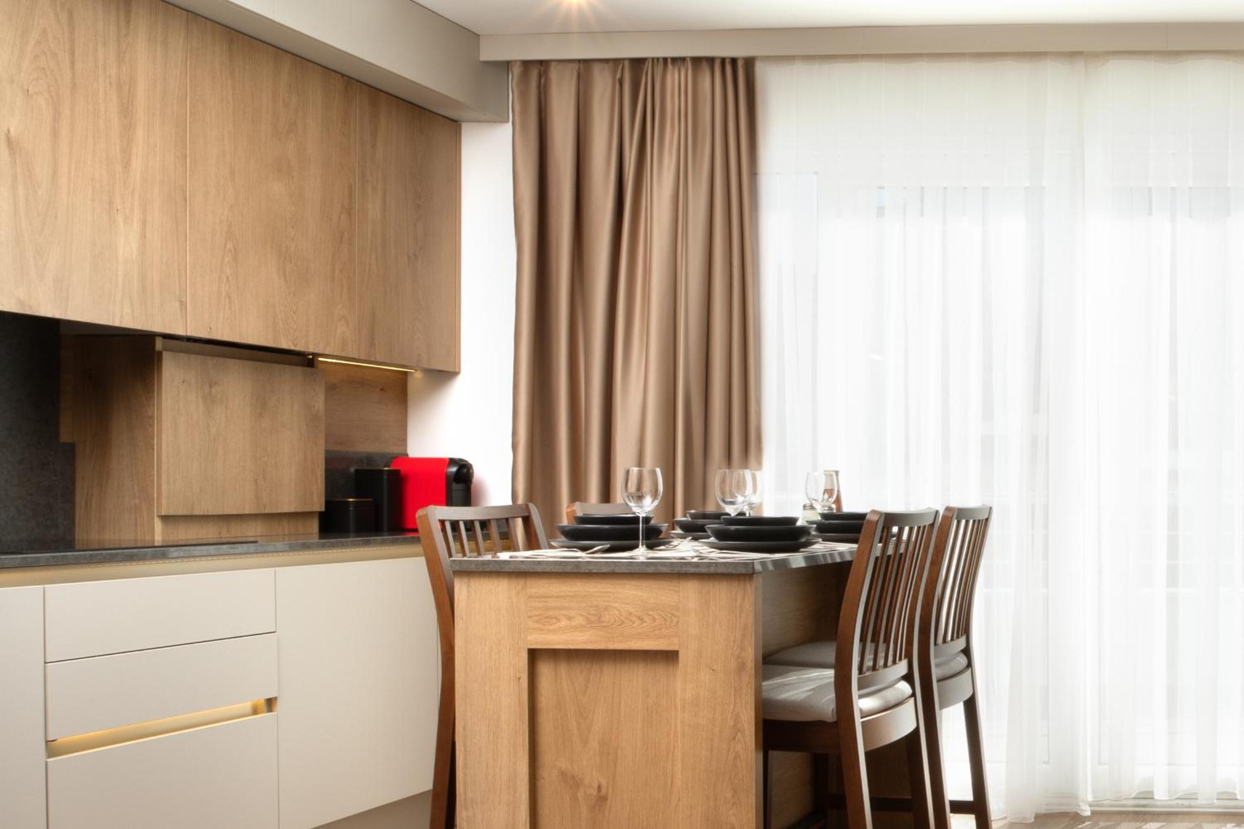 Deluxe Suite with Sea View photo 2