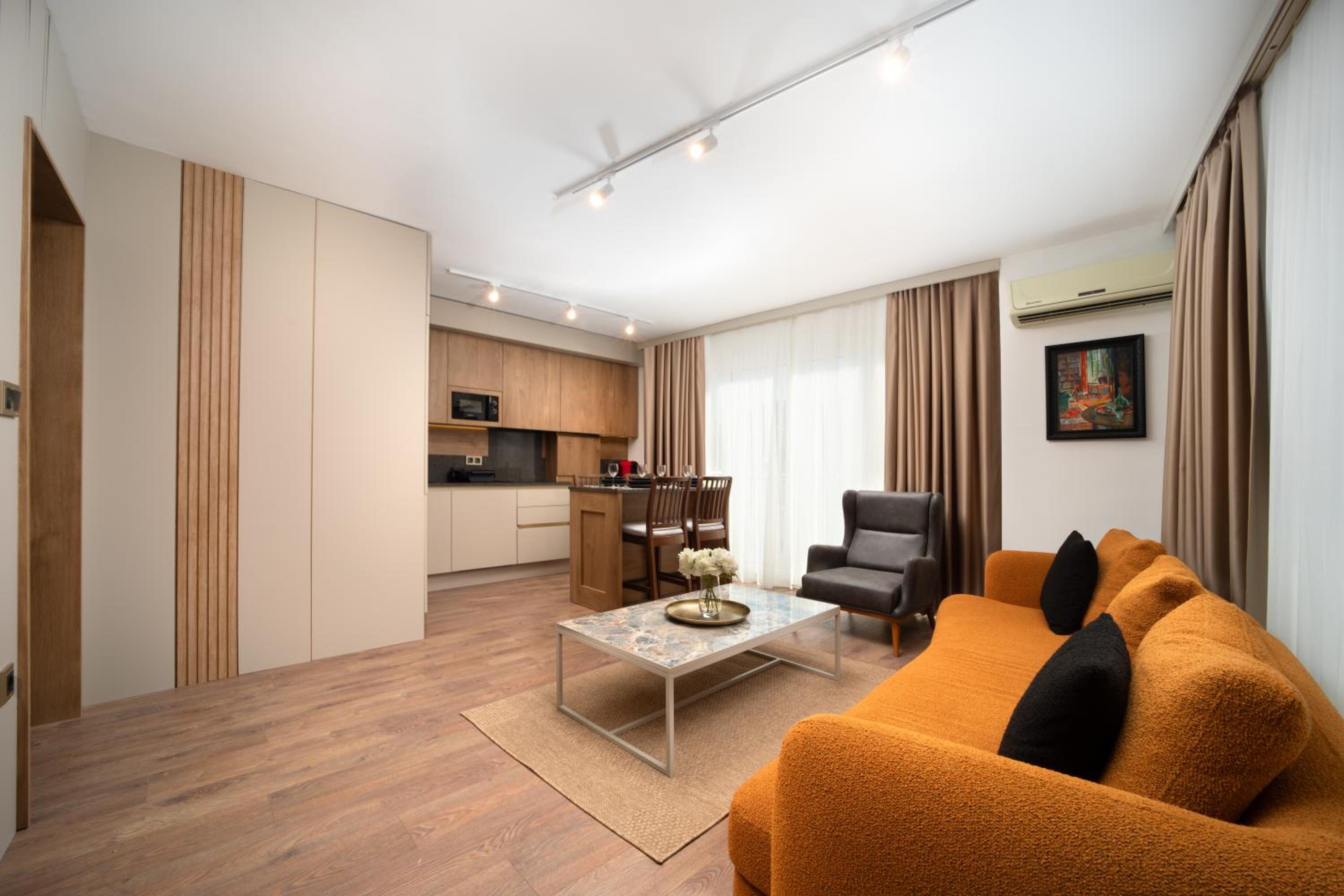 Deluxe Suite photo 2