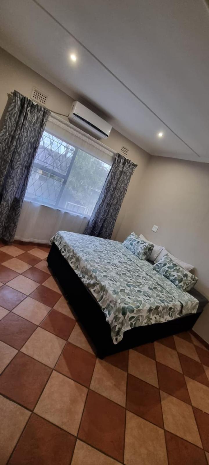 Four-Bedroom House photo 1
