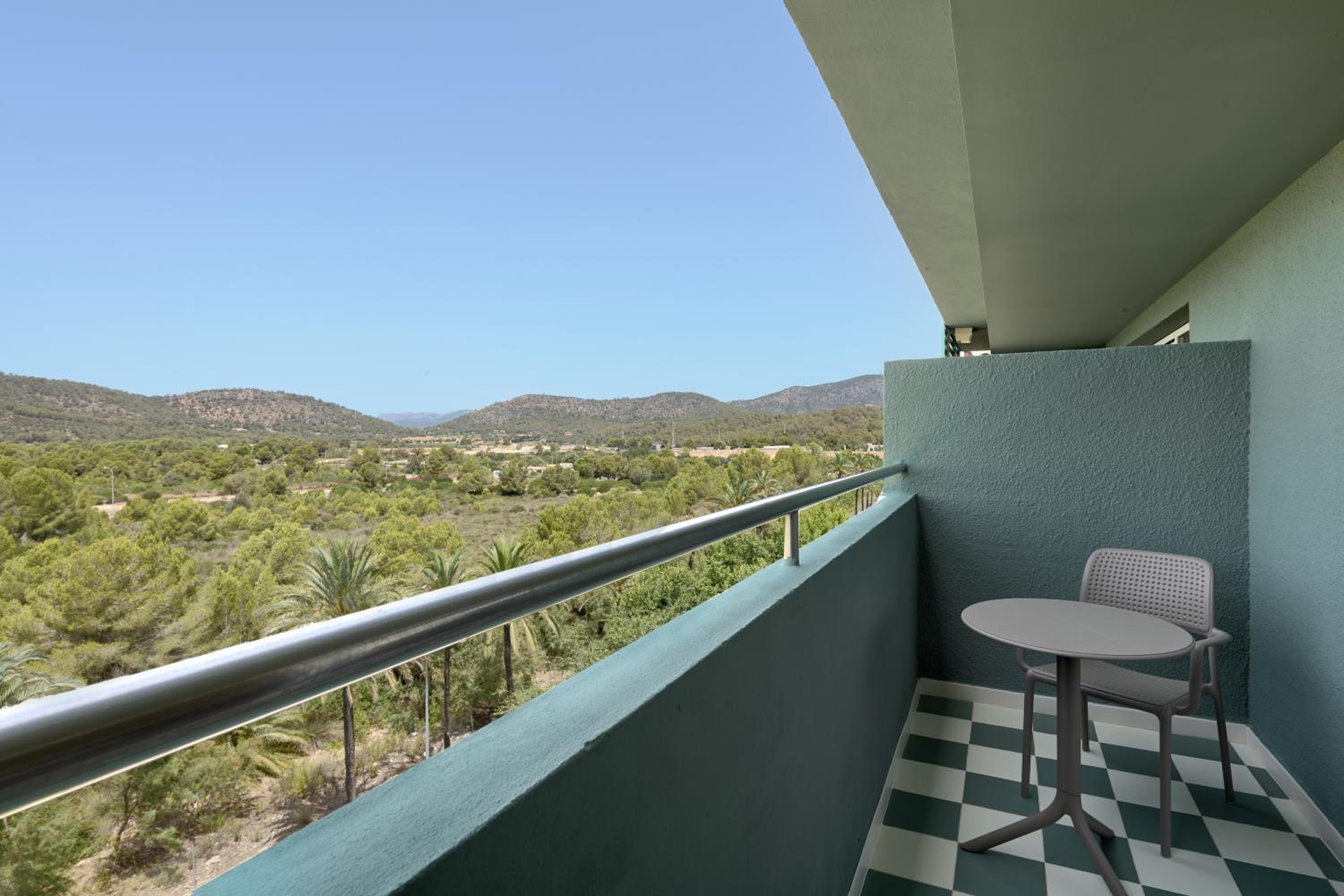 Suite with Mountain View and Unlimited Brunch (2 Adults) thumbnail 6