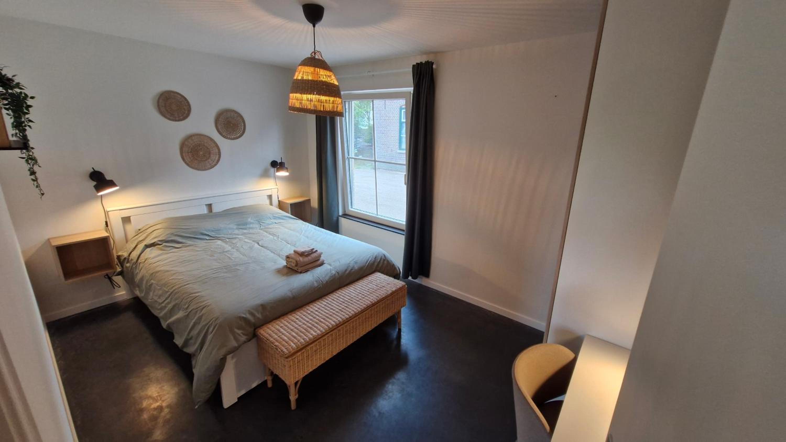 One-Bedroom Holiday Home with Garden photo 3
