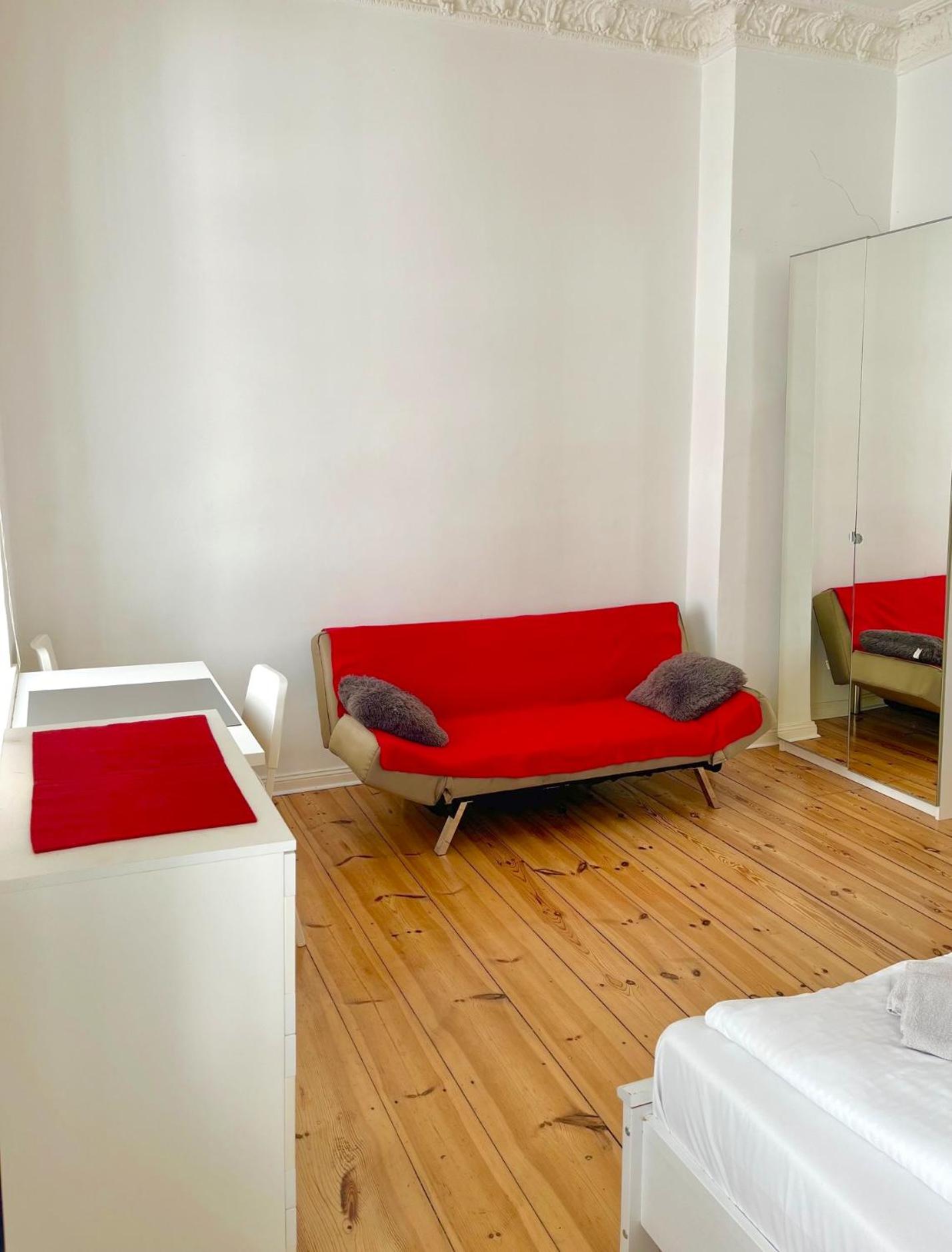 Double or Twin Room with Shared Bathroom photo 1