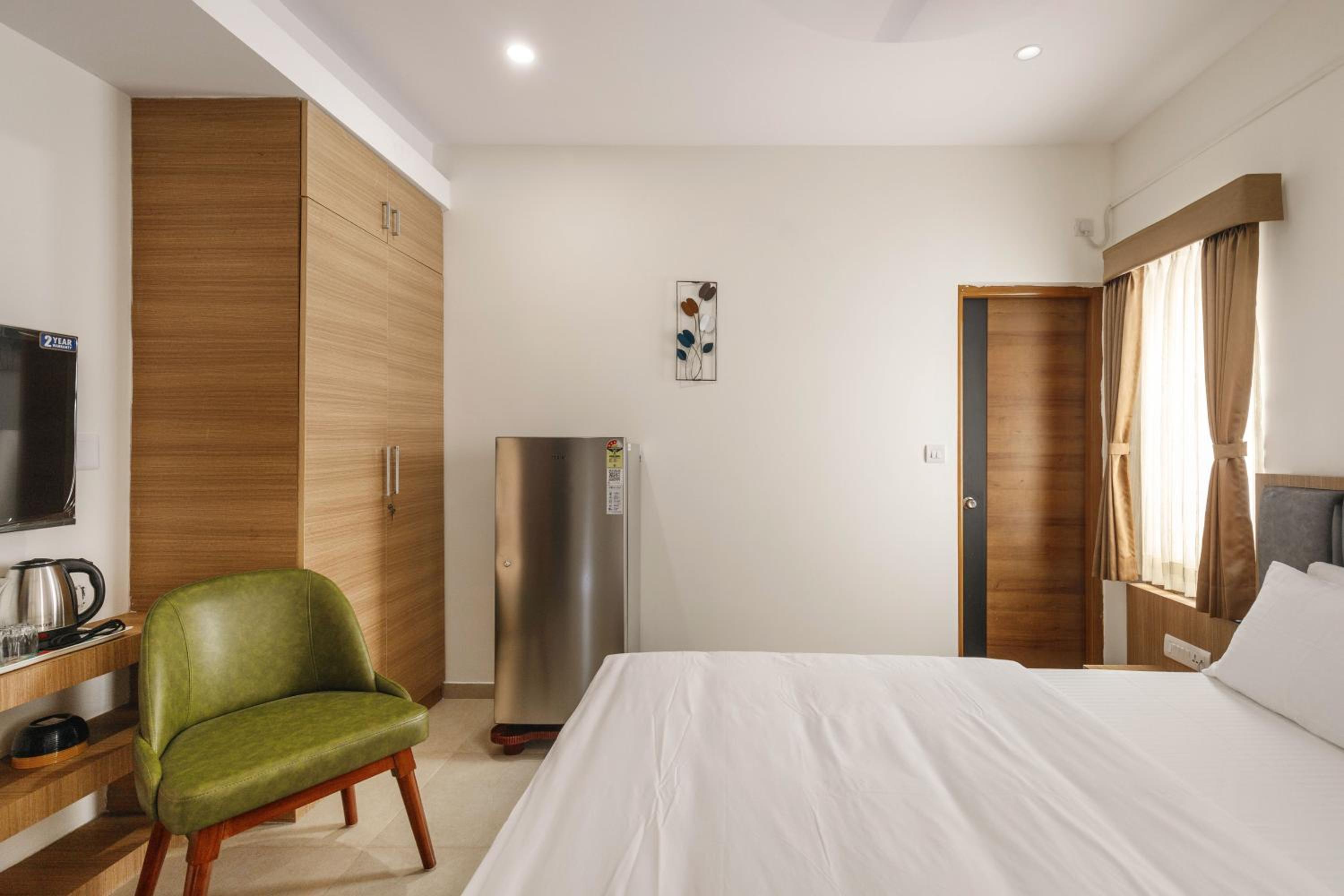 Studio Apartment - Photo 13