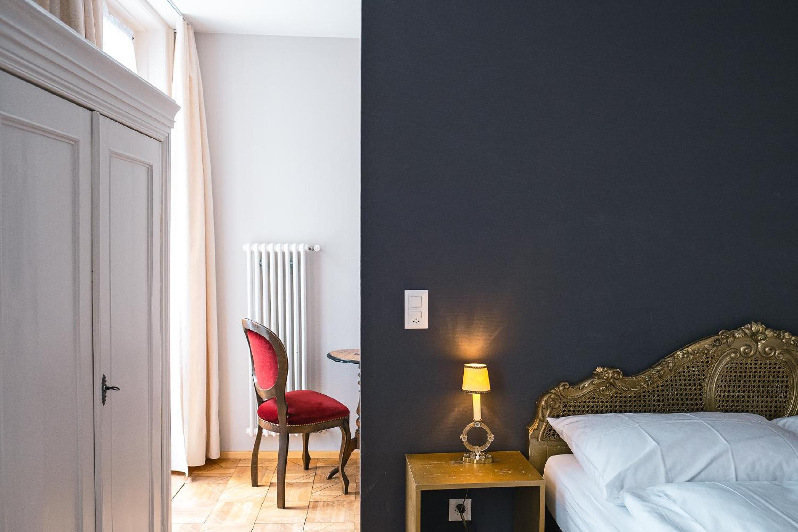 Romantic Double Room with Balcony - Photo 4