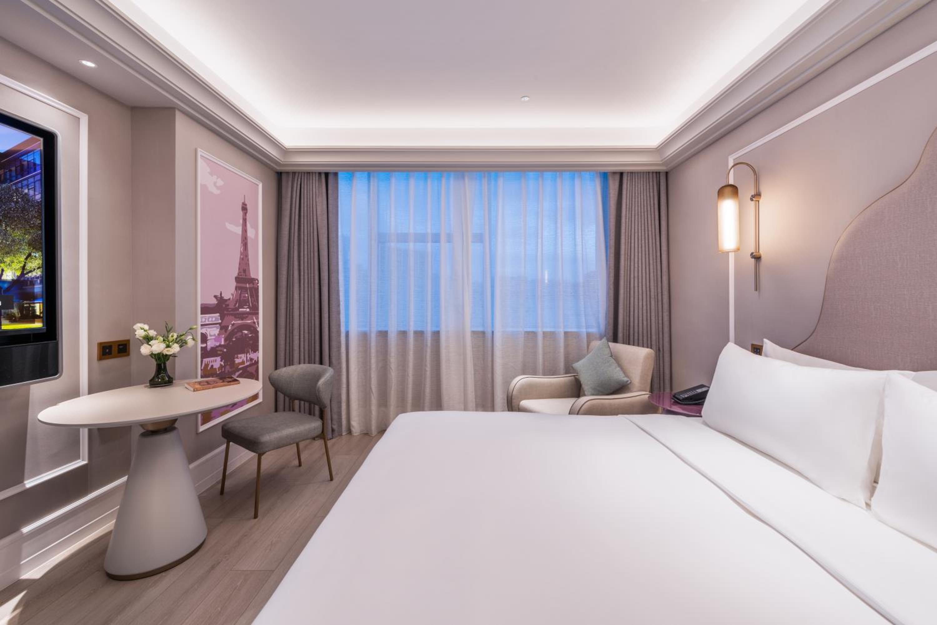 Superior King Suite photo 1