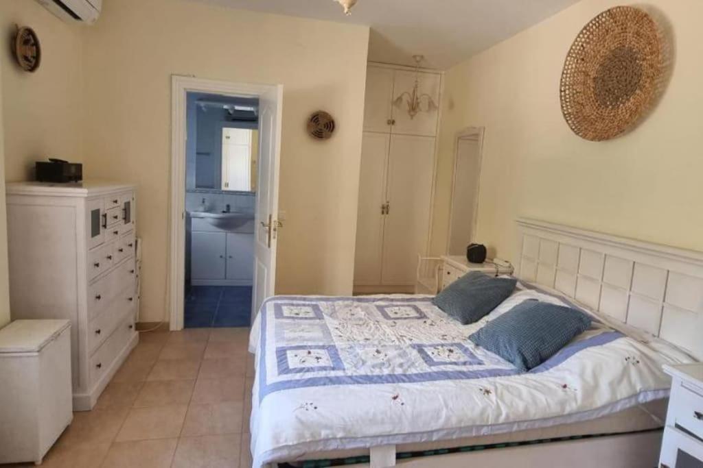 Villa de Tres Habitaciones