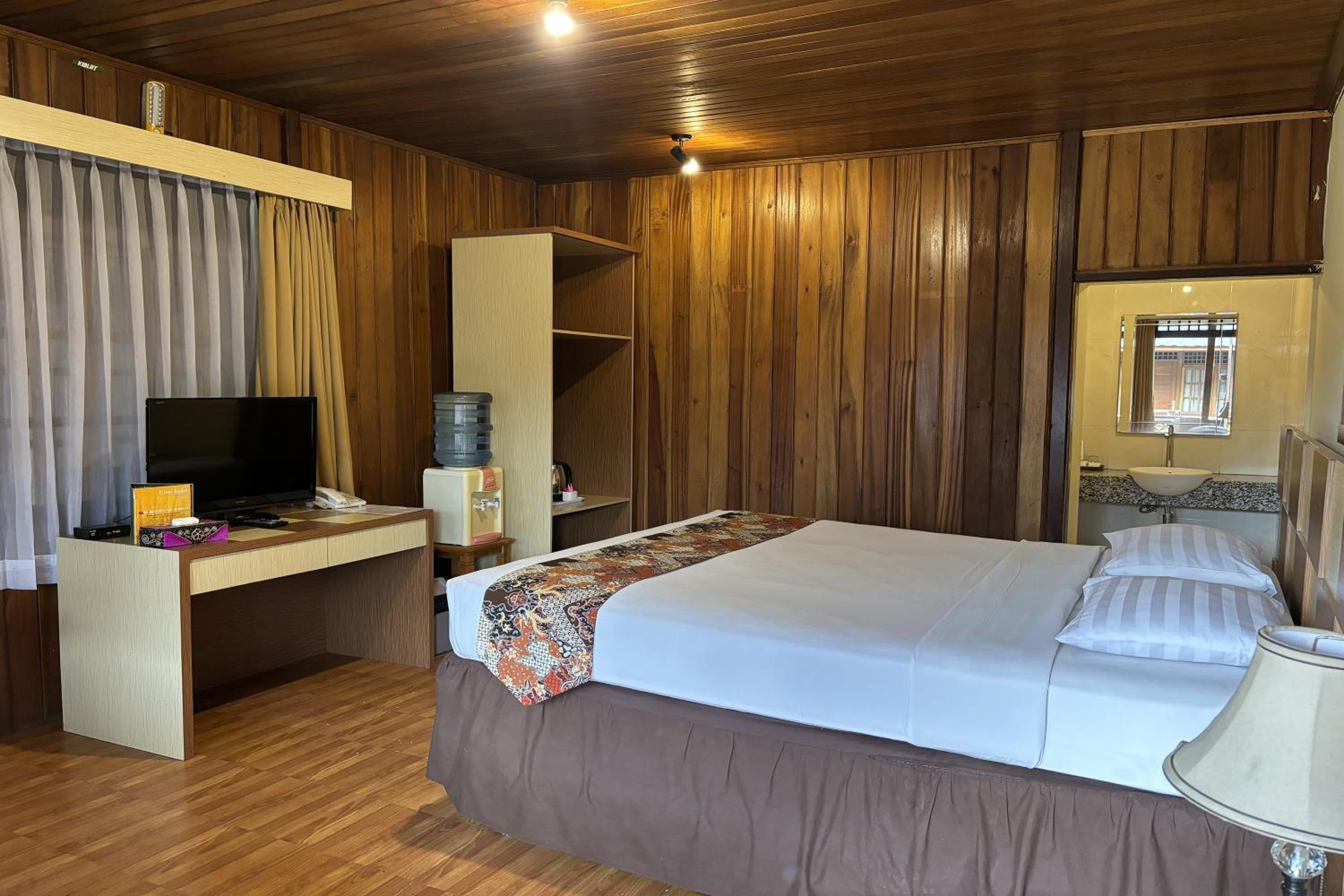 King Room with Pool View photo 2