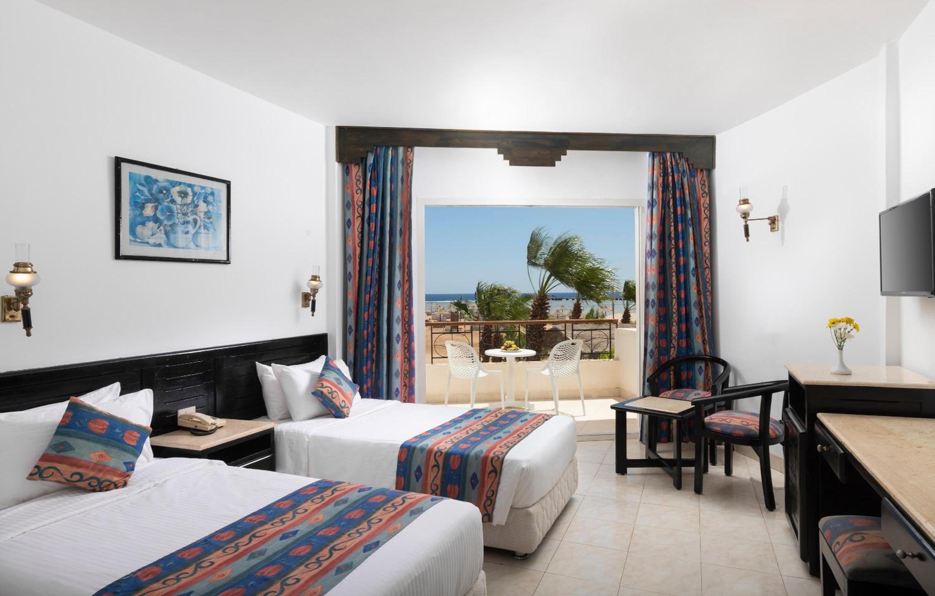 Standard Double Room With Sea View thumbnail 5