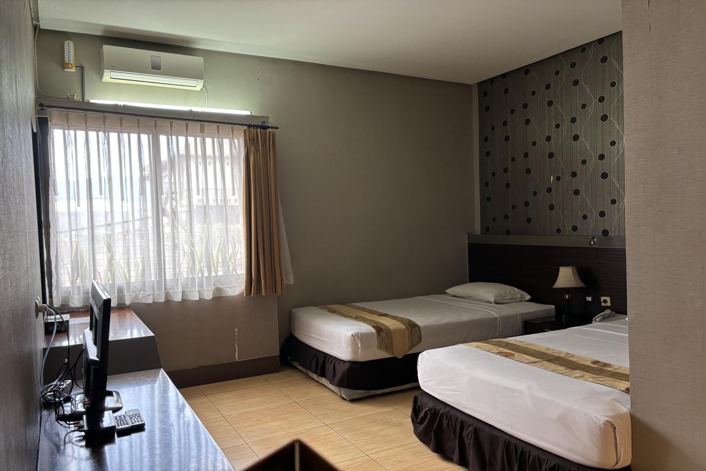 Large Twin Room