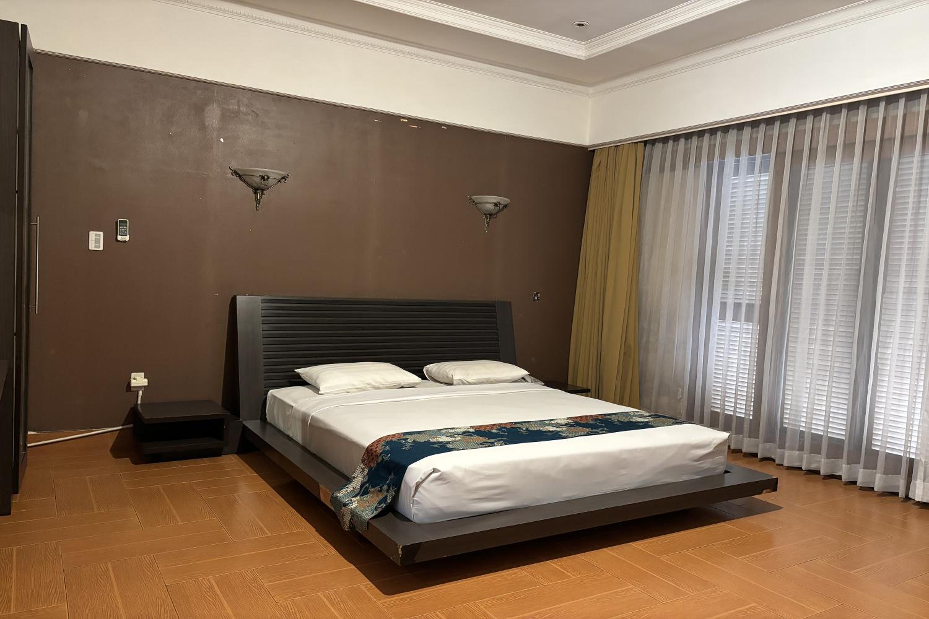 Large Double Room