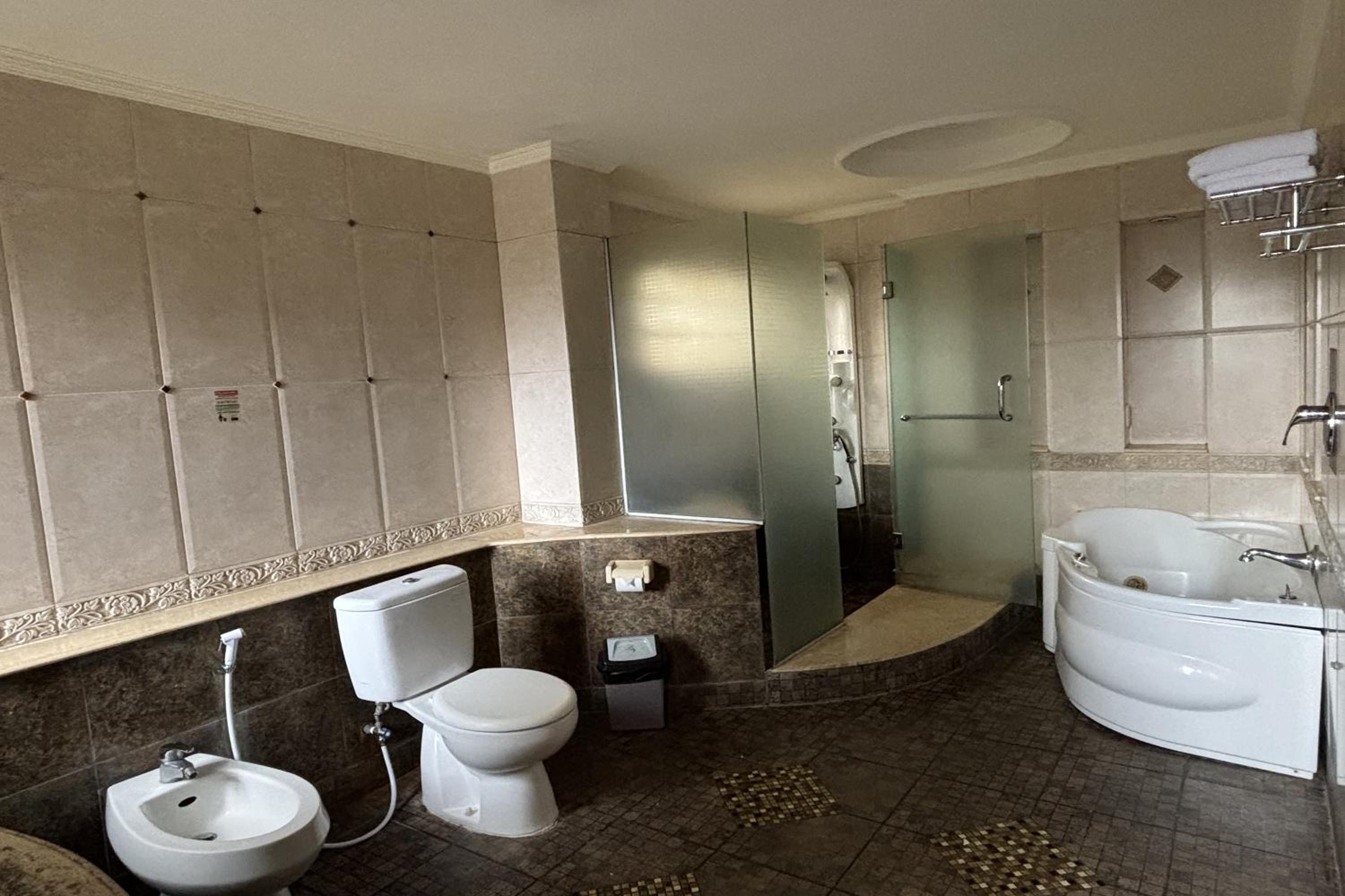 Deluxe Suite photo 2