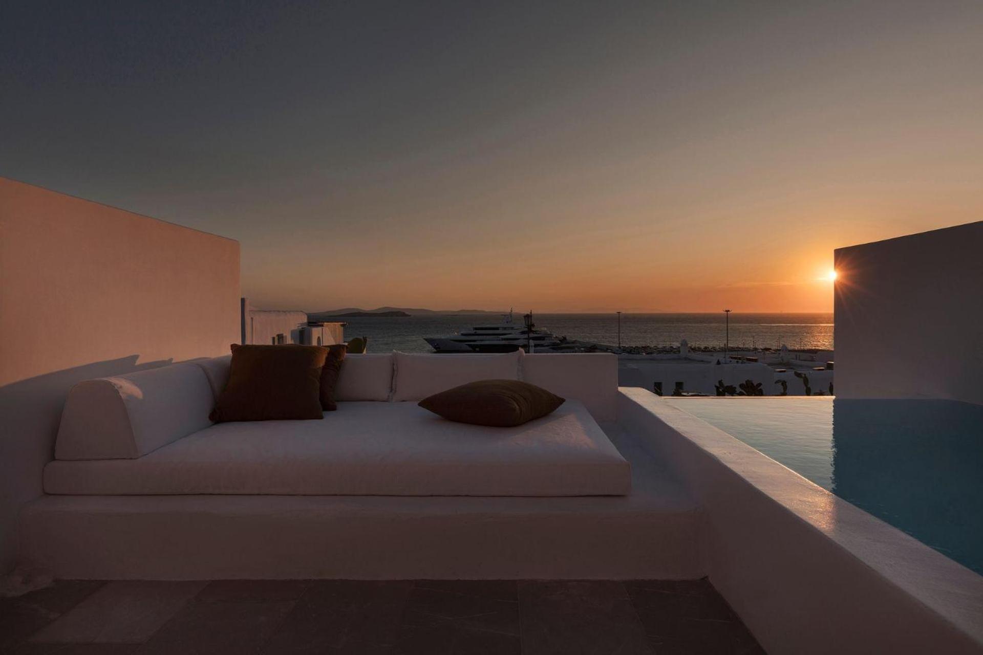 Honeymoon Suite with outdoor Jet Tub Sea View - Photo 5